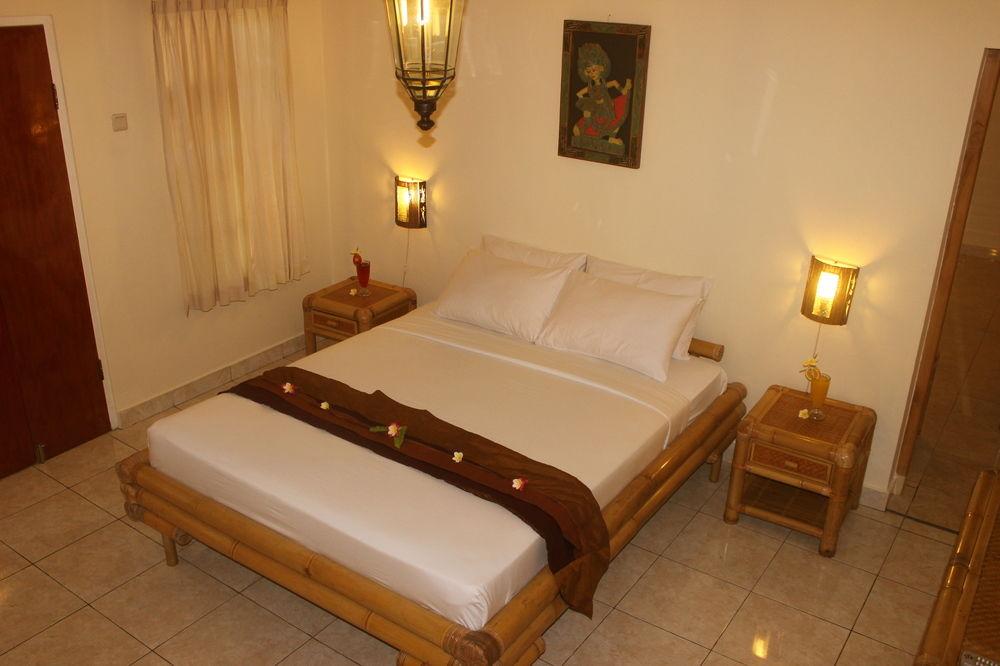 Chonos Hotel Lovina
