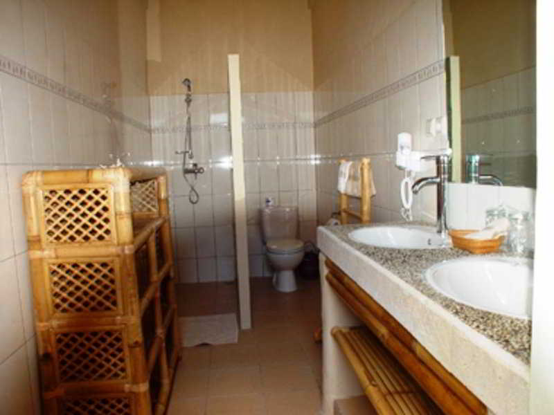 Chonos Hotel Lovina