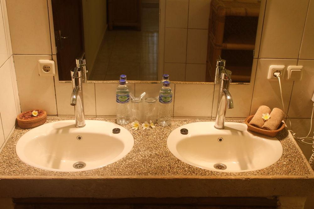 Chonos Hotel Lovina