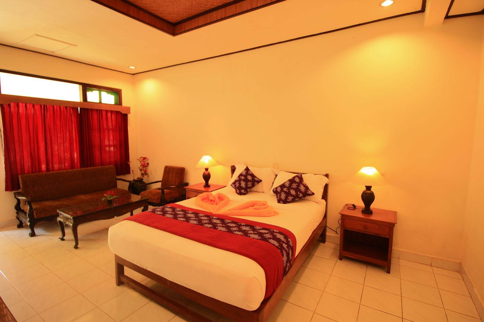 Lovina Beach Hotel