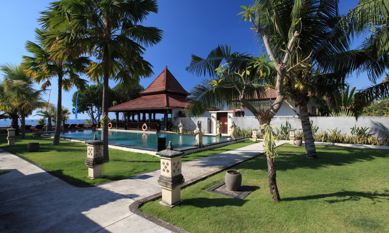 Puri Saron Baruna Beach Cottages