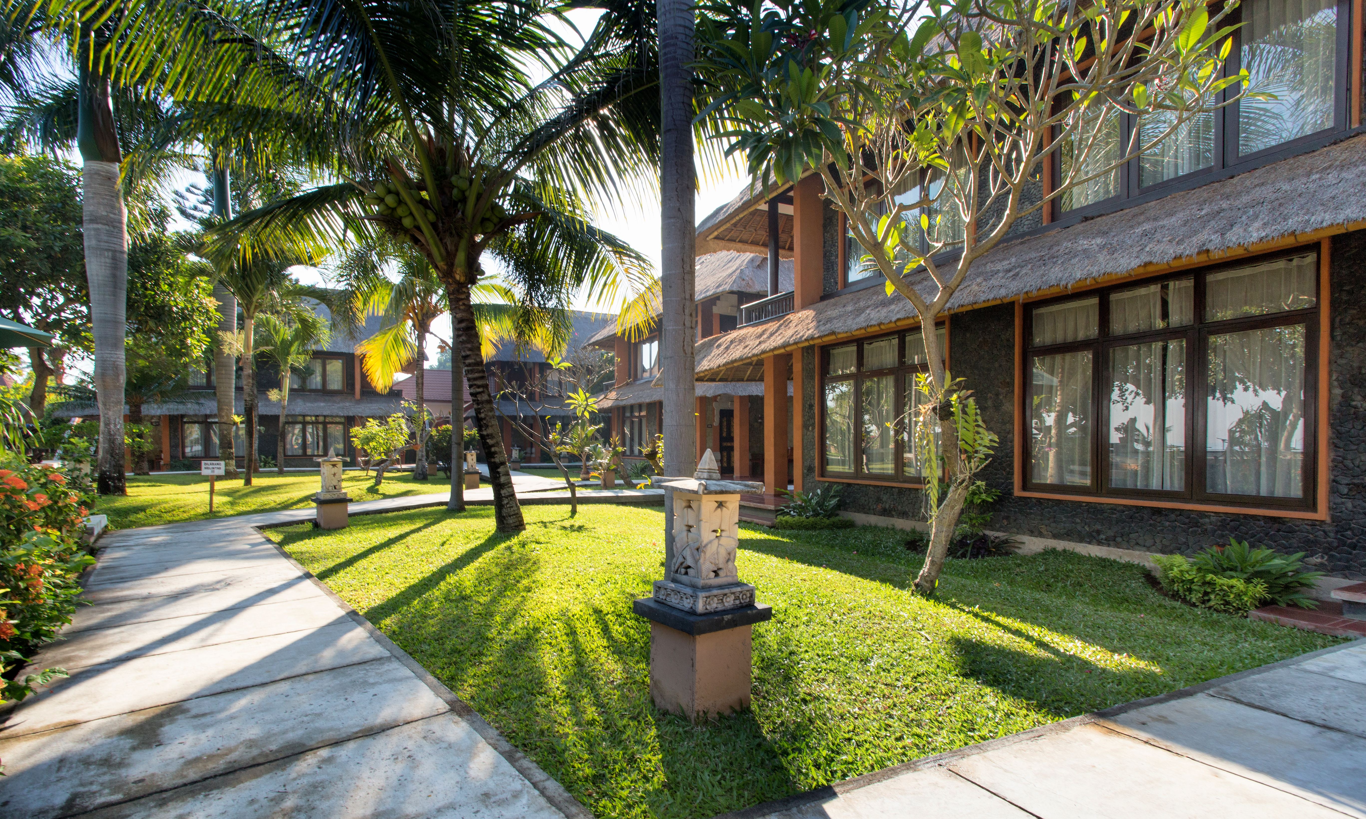 Puri Saron Baruna Beach Cottages