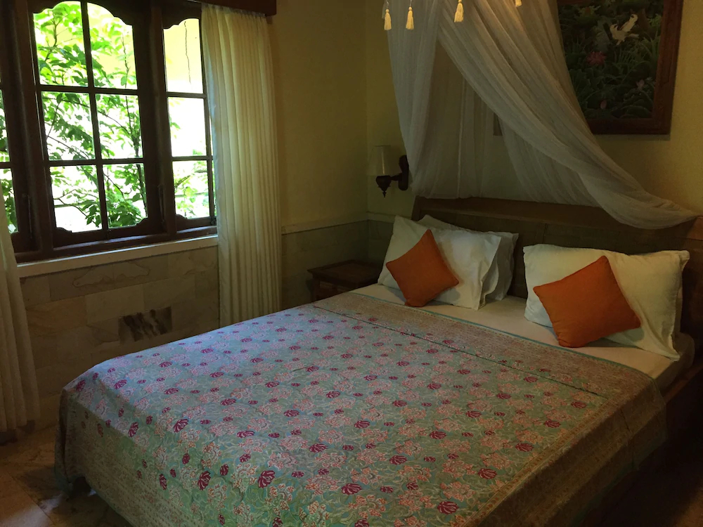 Nusa Indah Bungalows & Villa