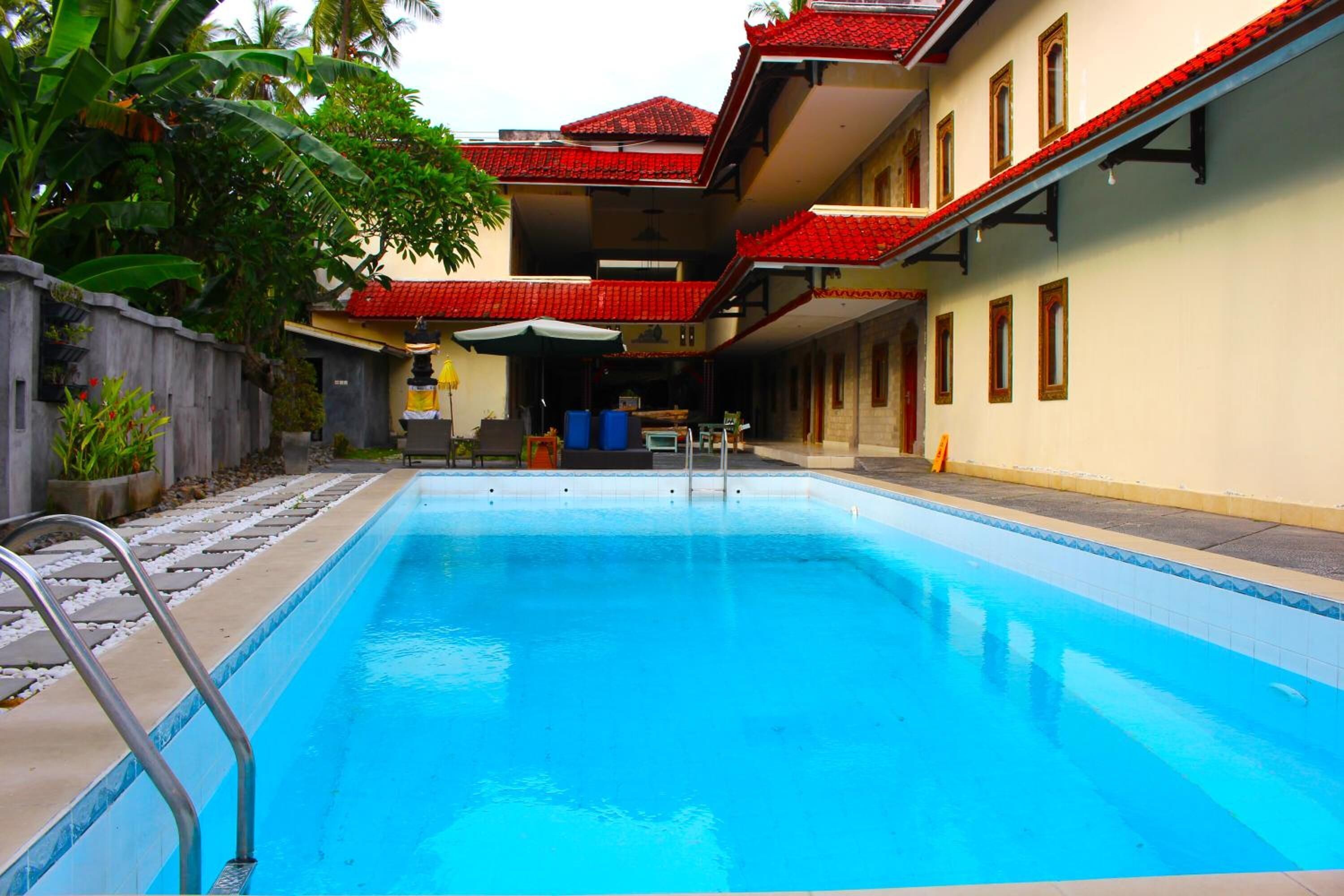 At The Beach Candidasa