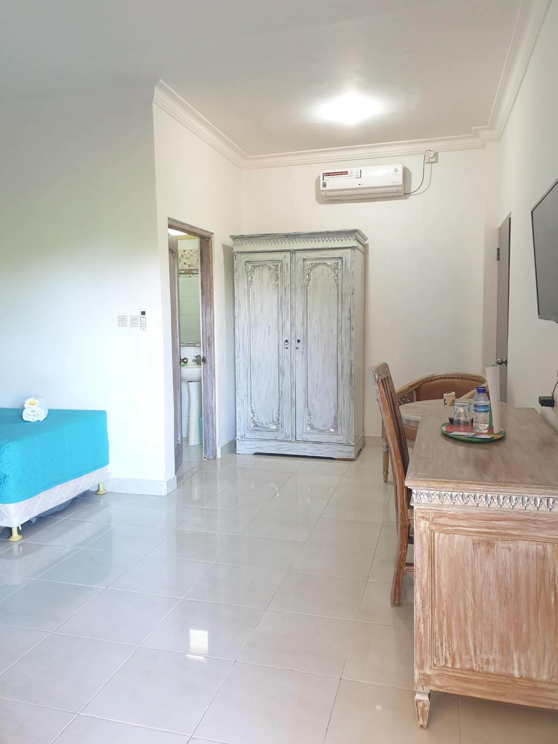 At The Beach Candidasa