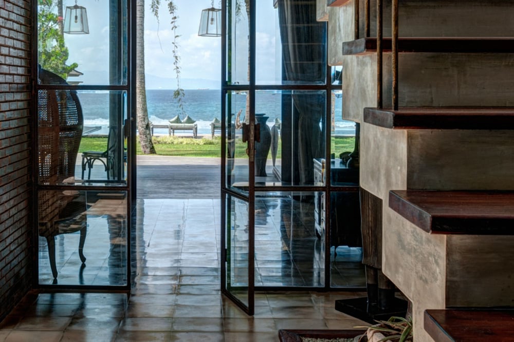 Villa Manis Beachfront