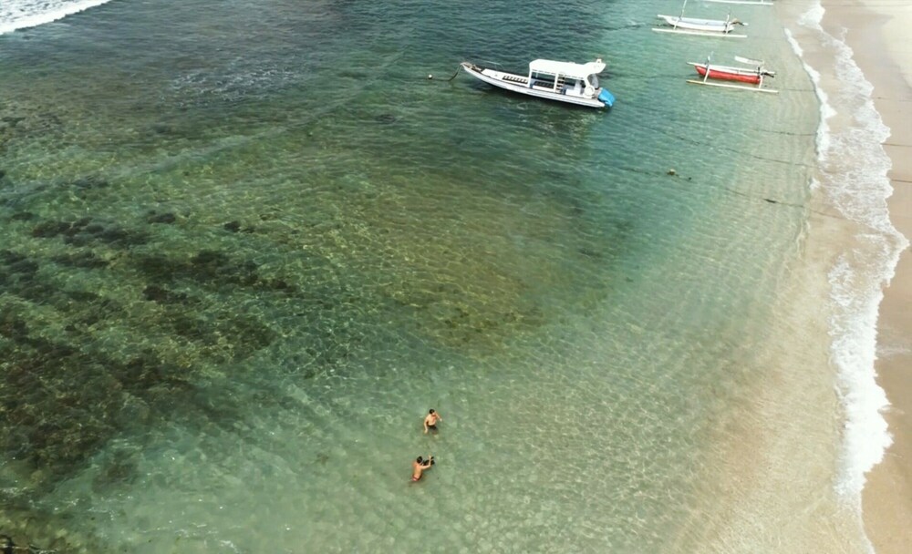 Villa Manis Beachfront