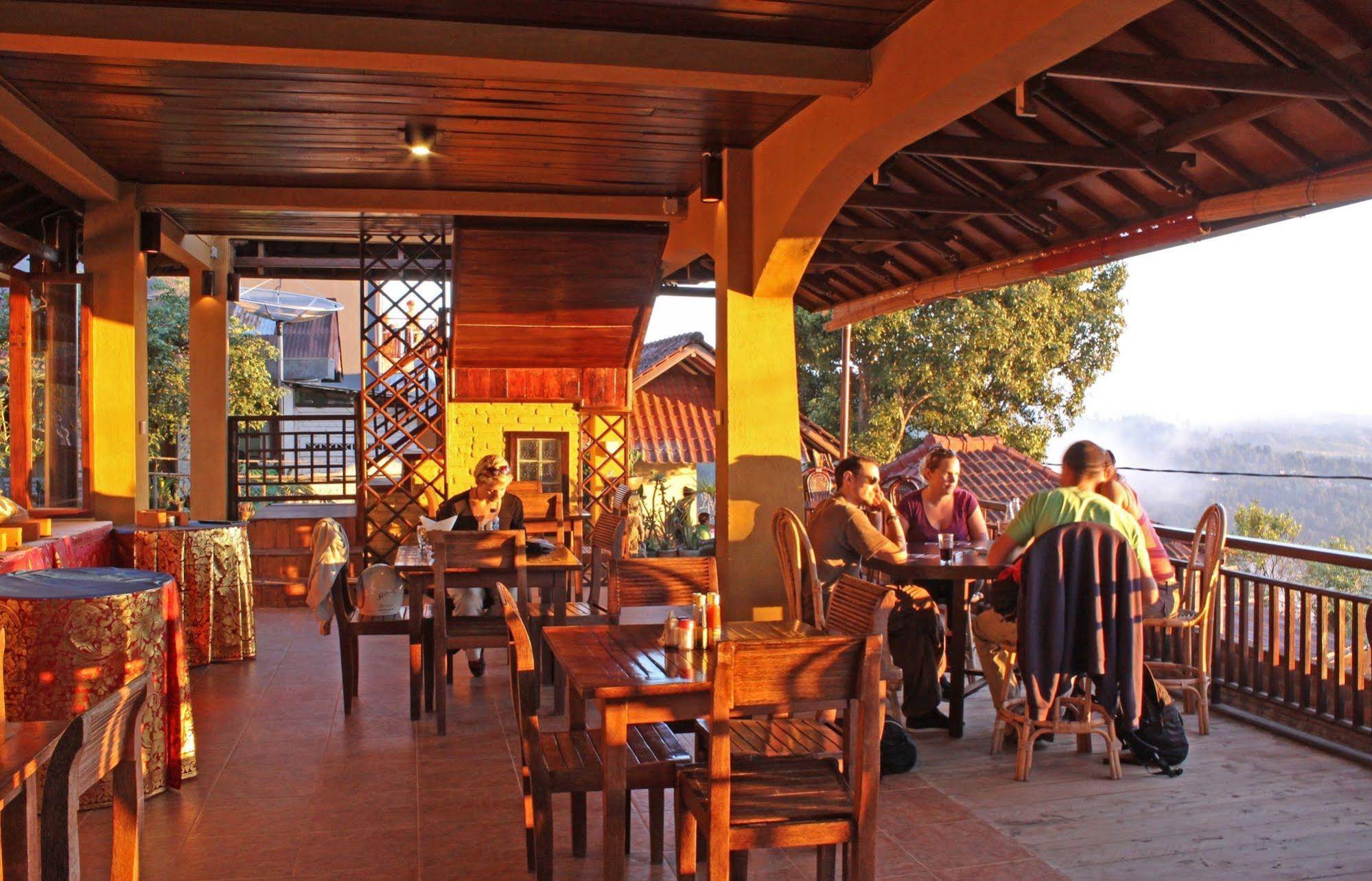 Guru Ratna Homestay