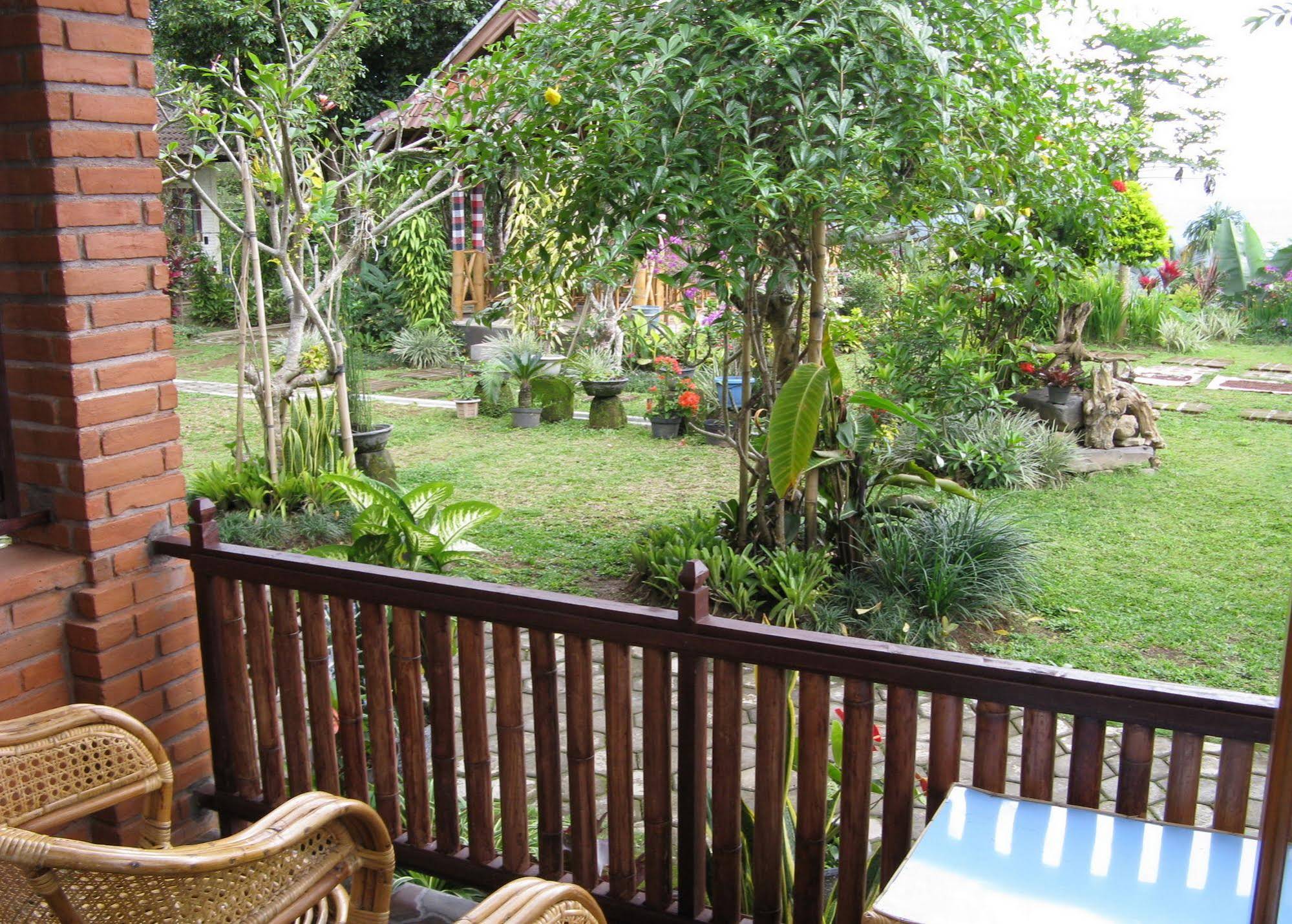 Karang Sari Guesthouse & Restaurant