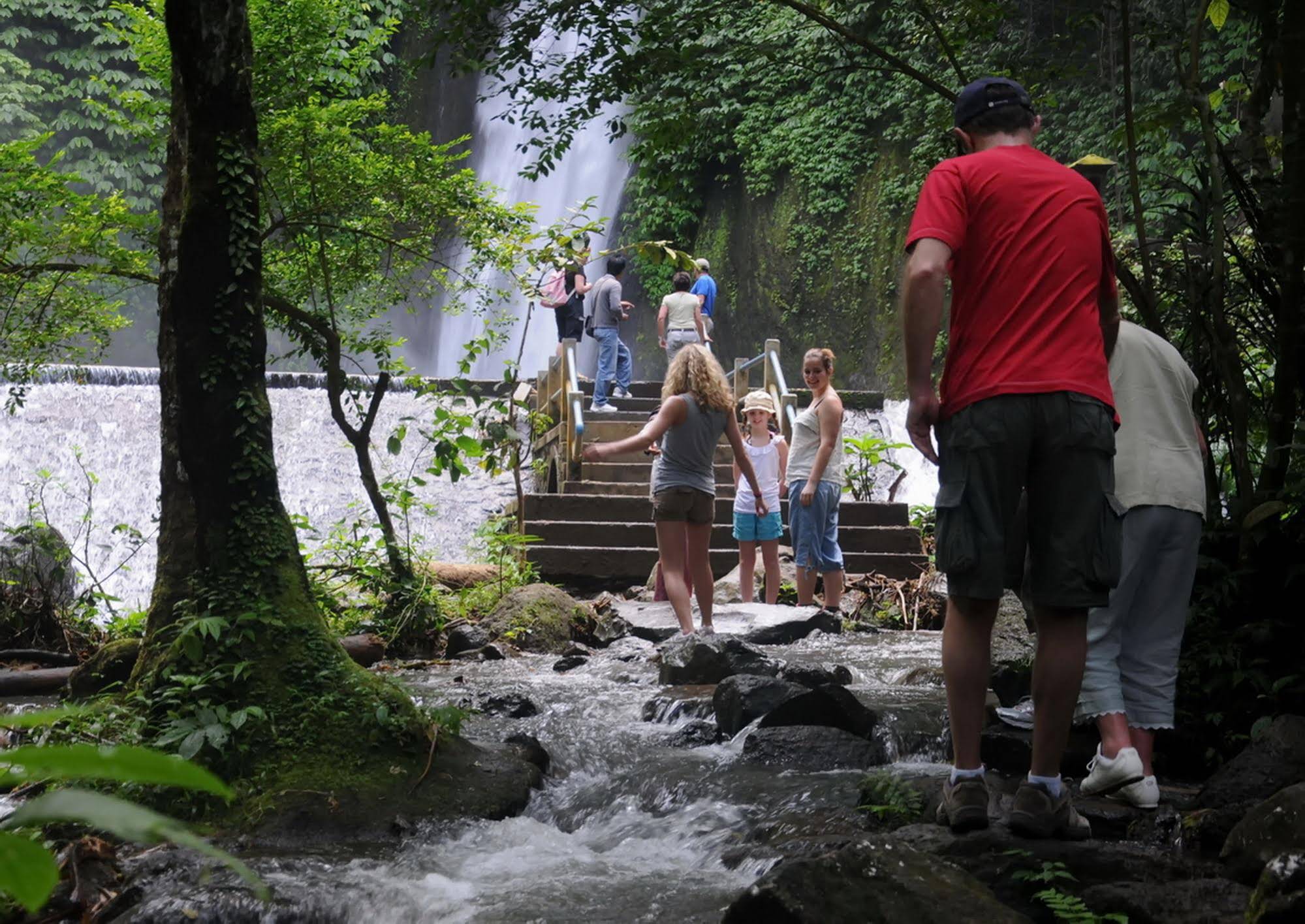 Karang Sari Guesthouse & Restaurant