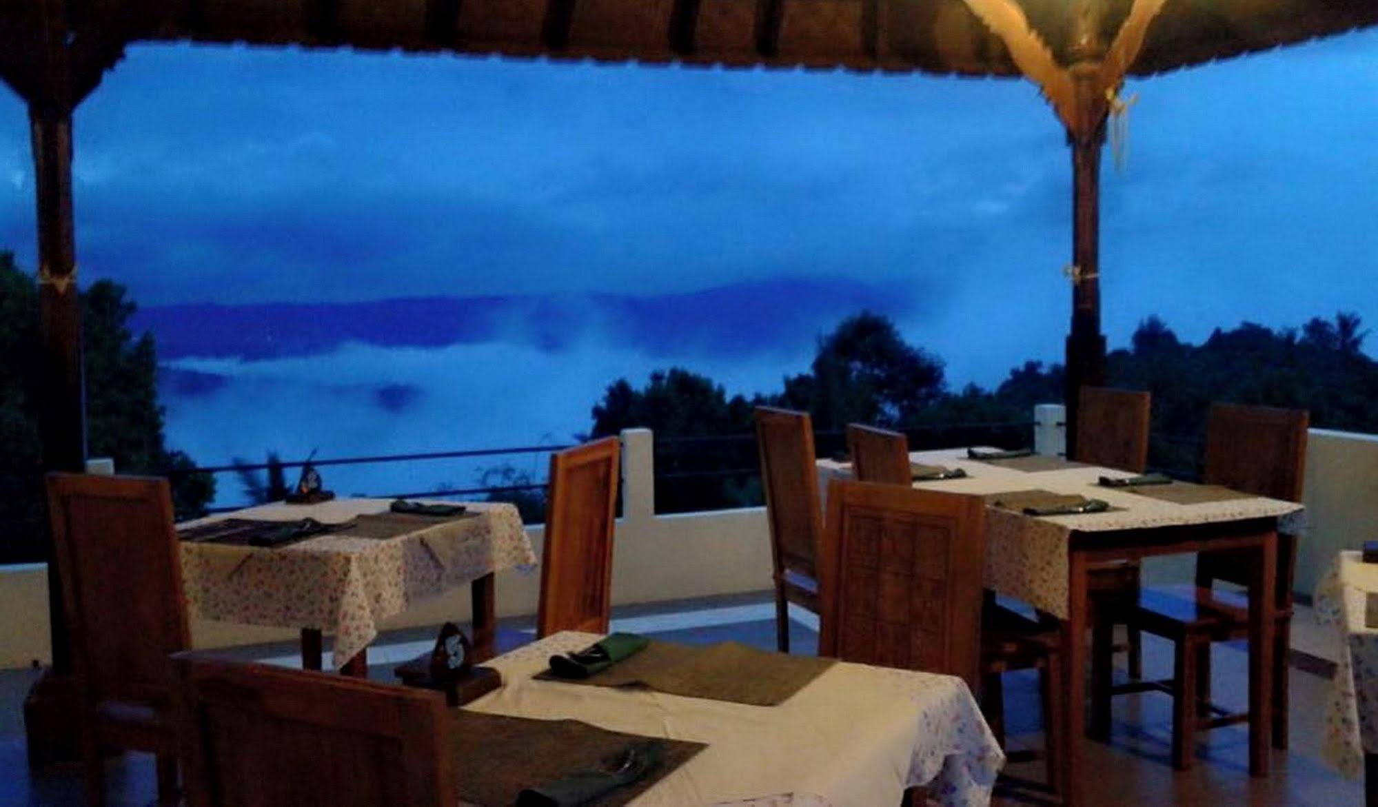 Karang Sari Guesthouse & Restaurant