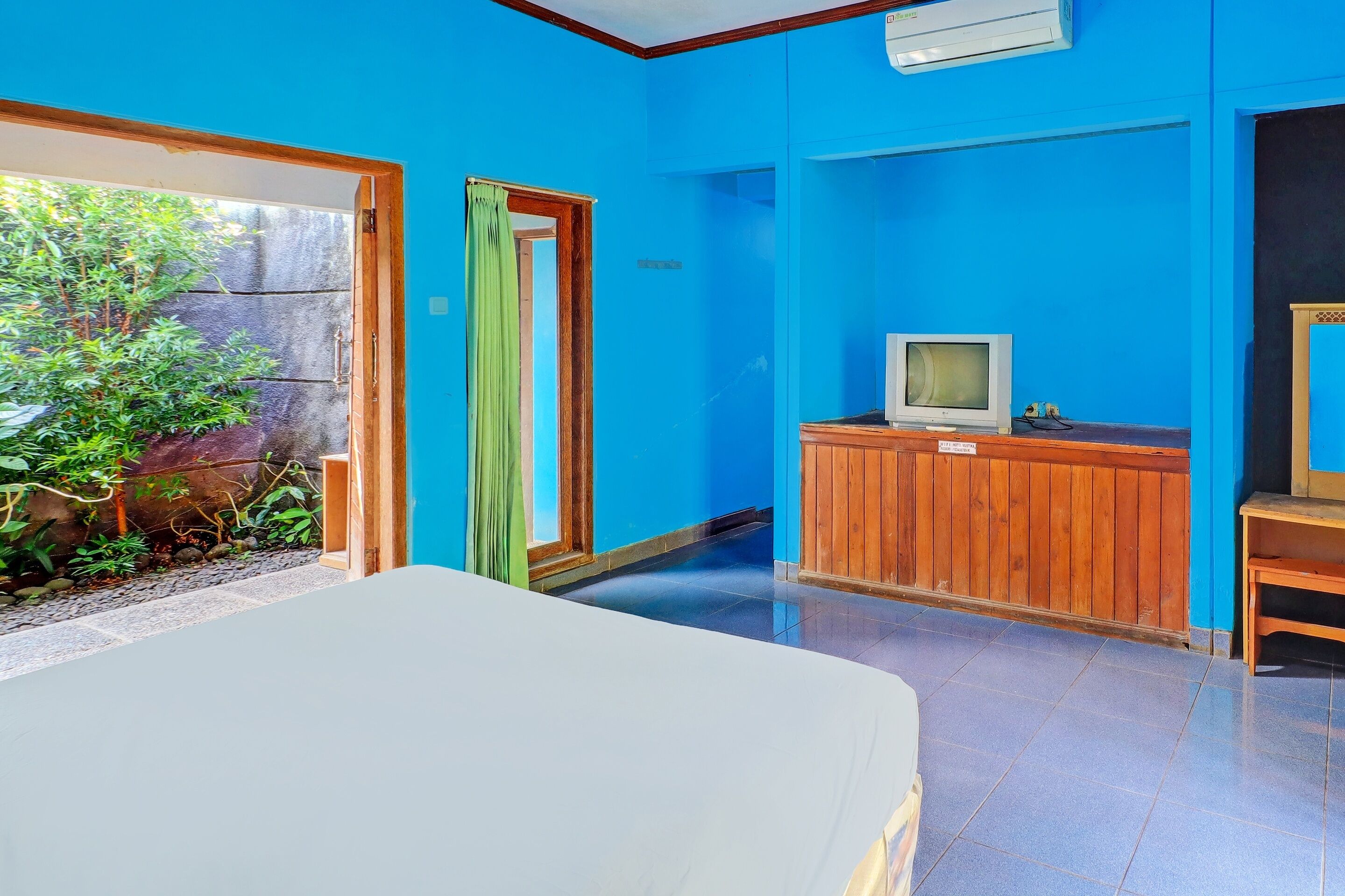 Hotel Mustika by OYO
