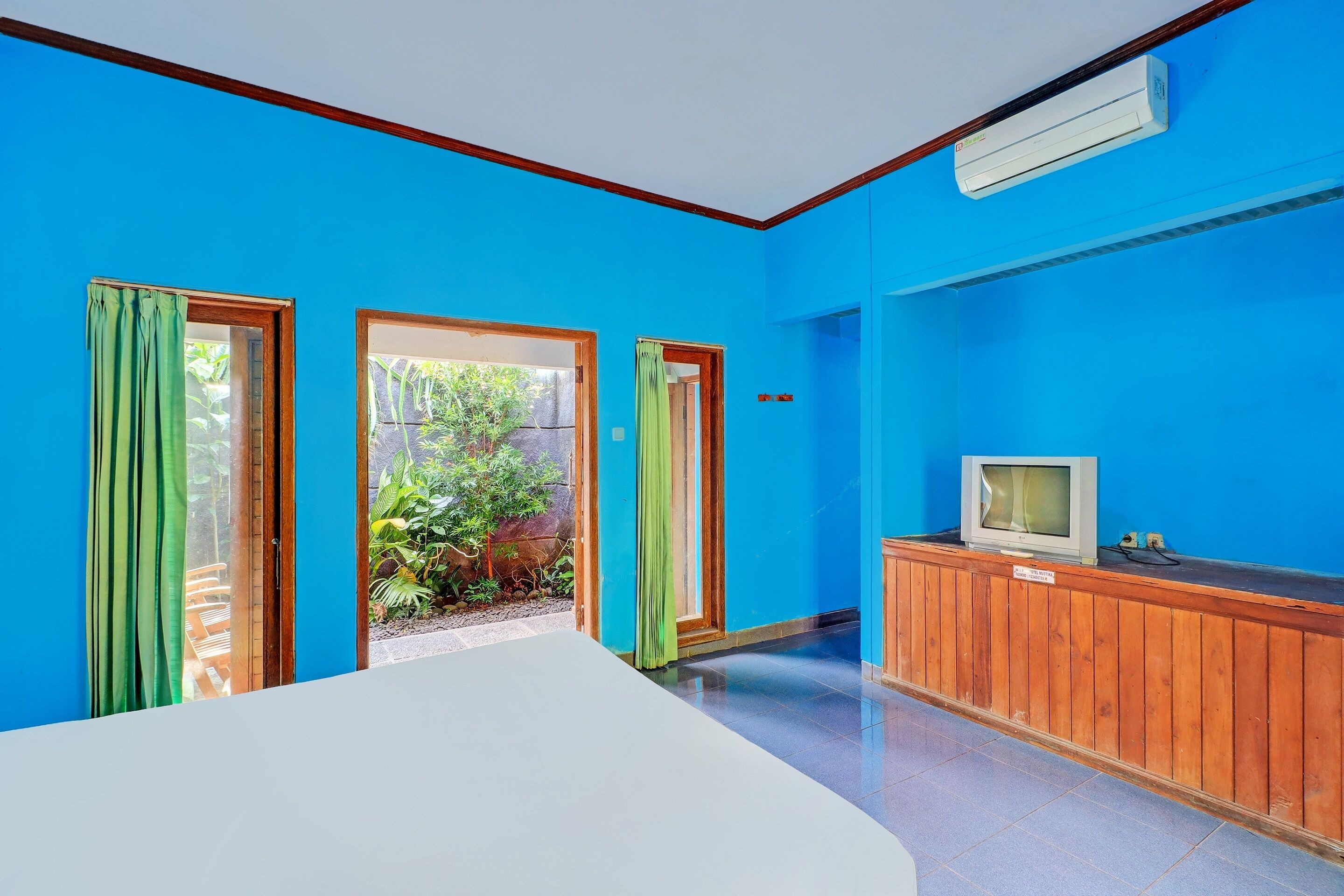 Hotel Mustika by OYO