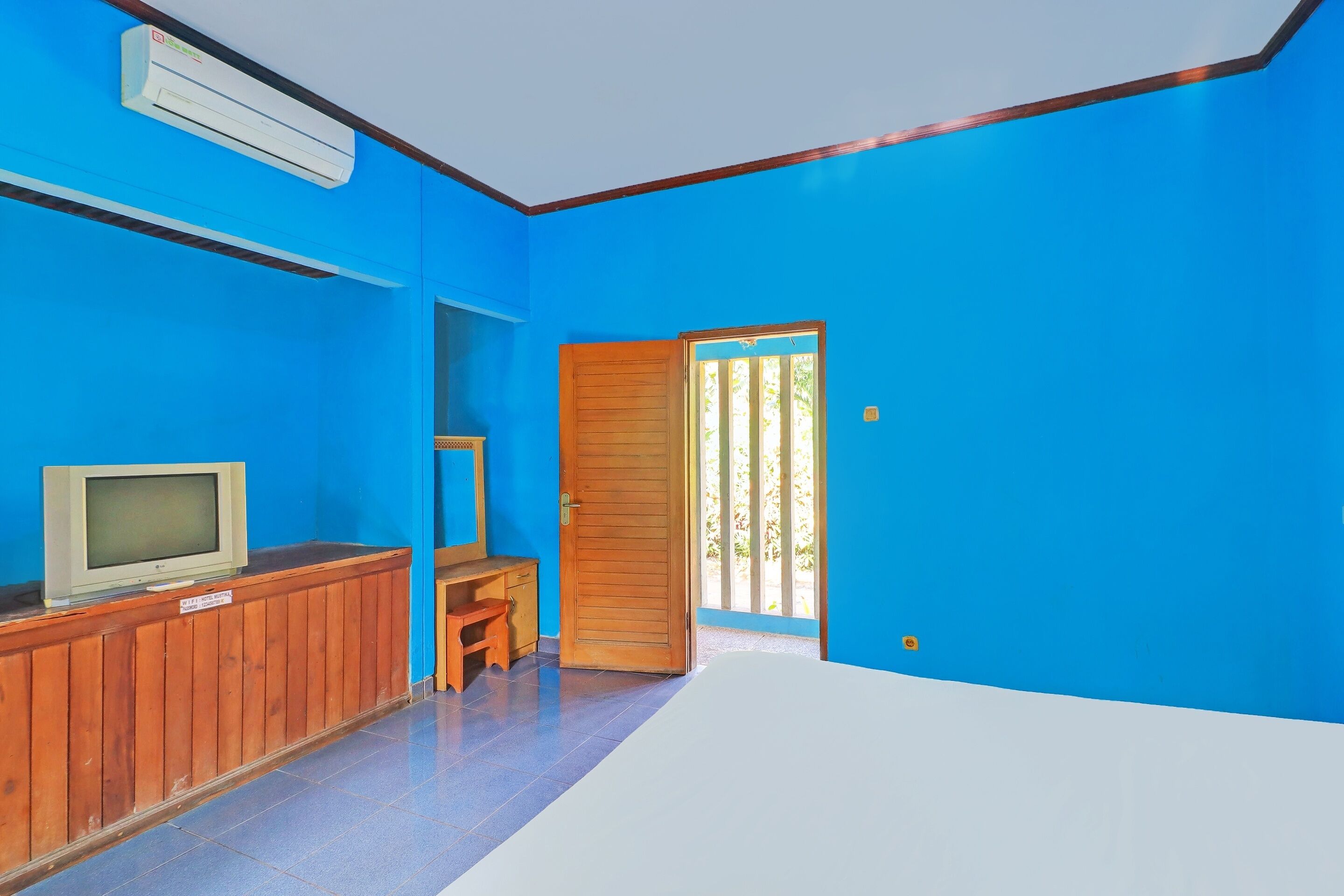 Hotel Mustika by OYO