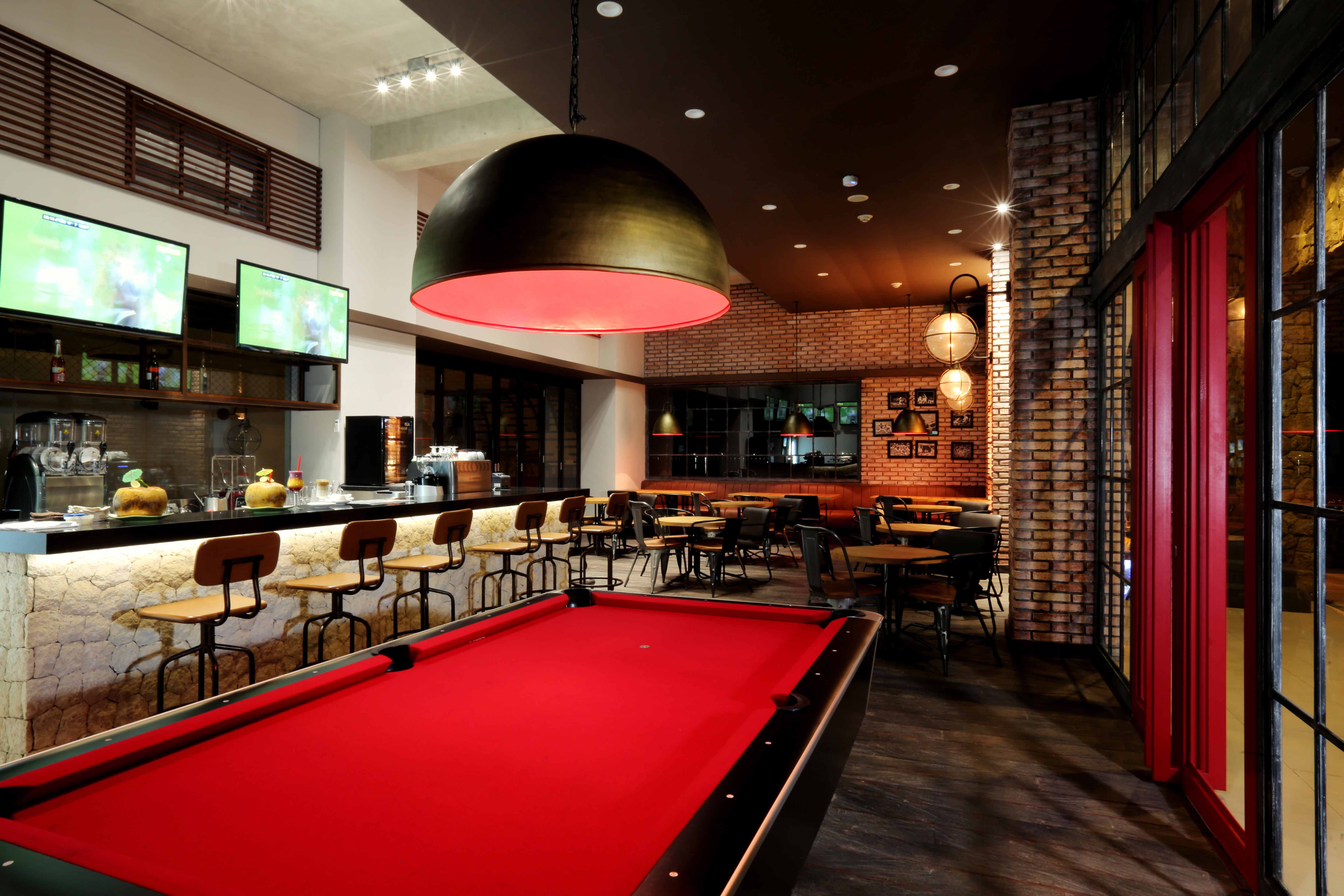 Mahogany Hotel