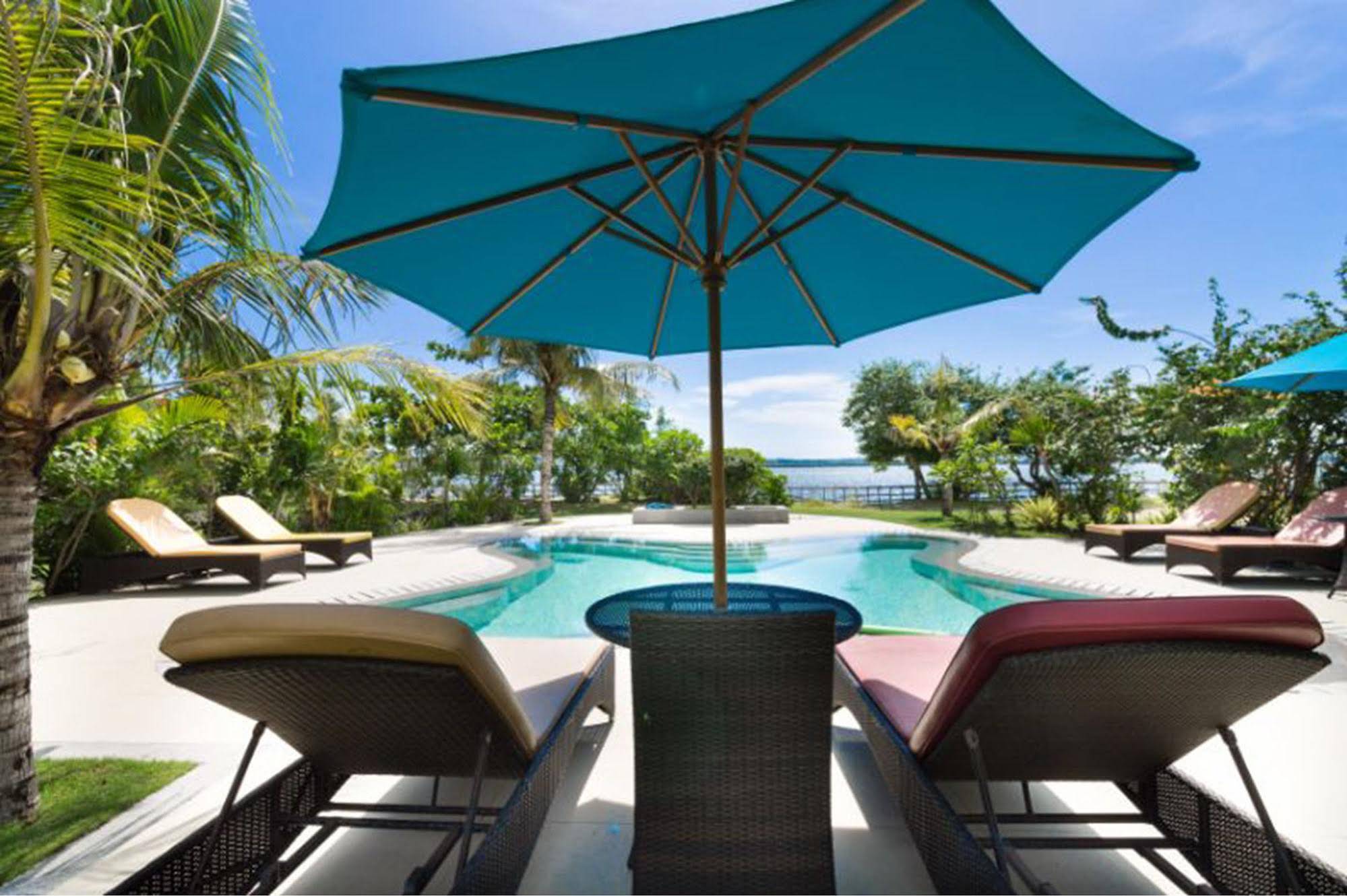 Peninsula Bay Resort