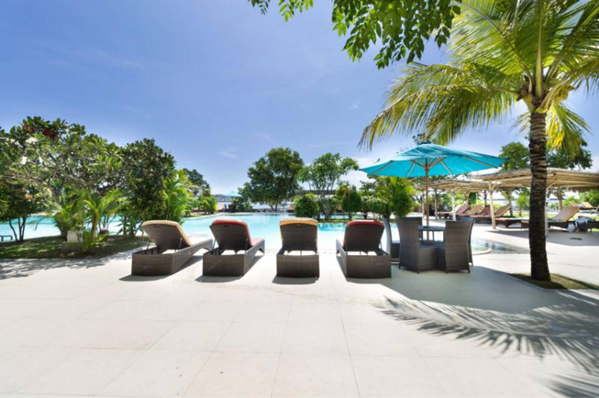 Peninsula Bay Resort