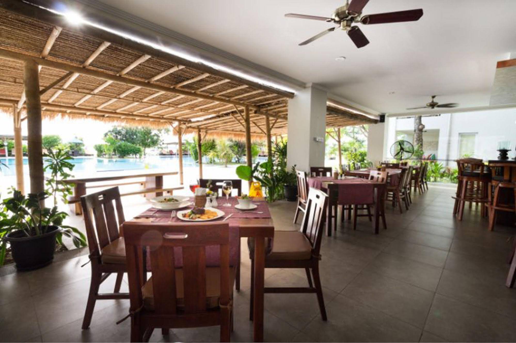 Peninsula Bay Resort