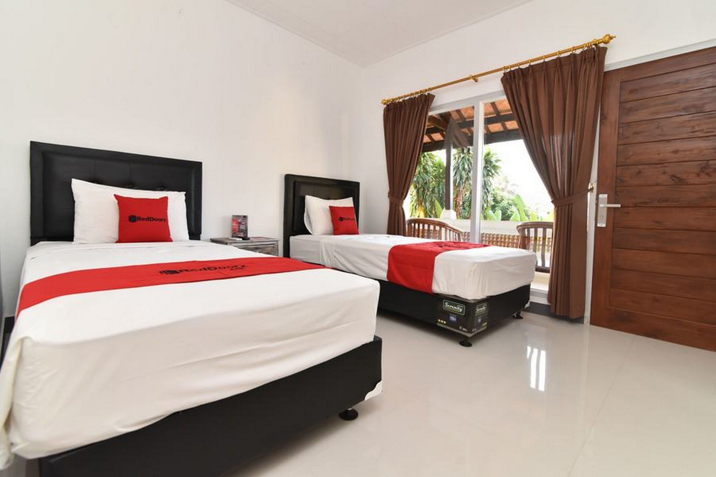 Rasa Sayang Beach Inn by RedDoorz