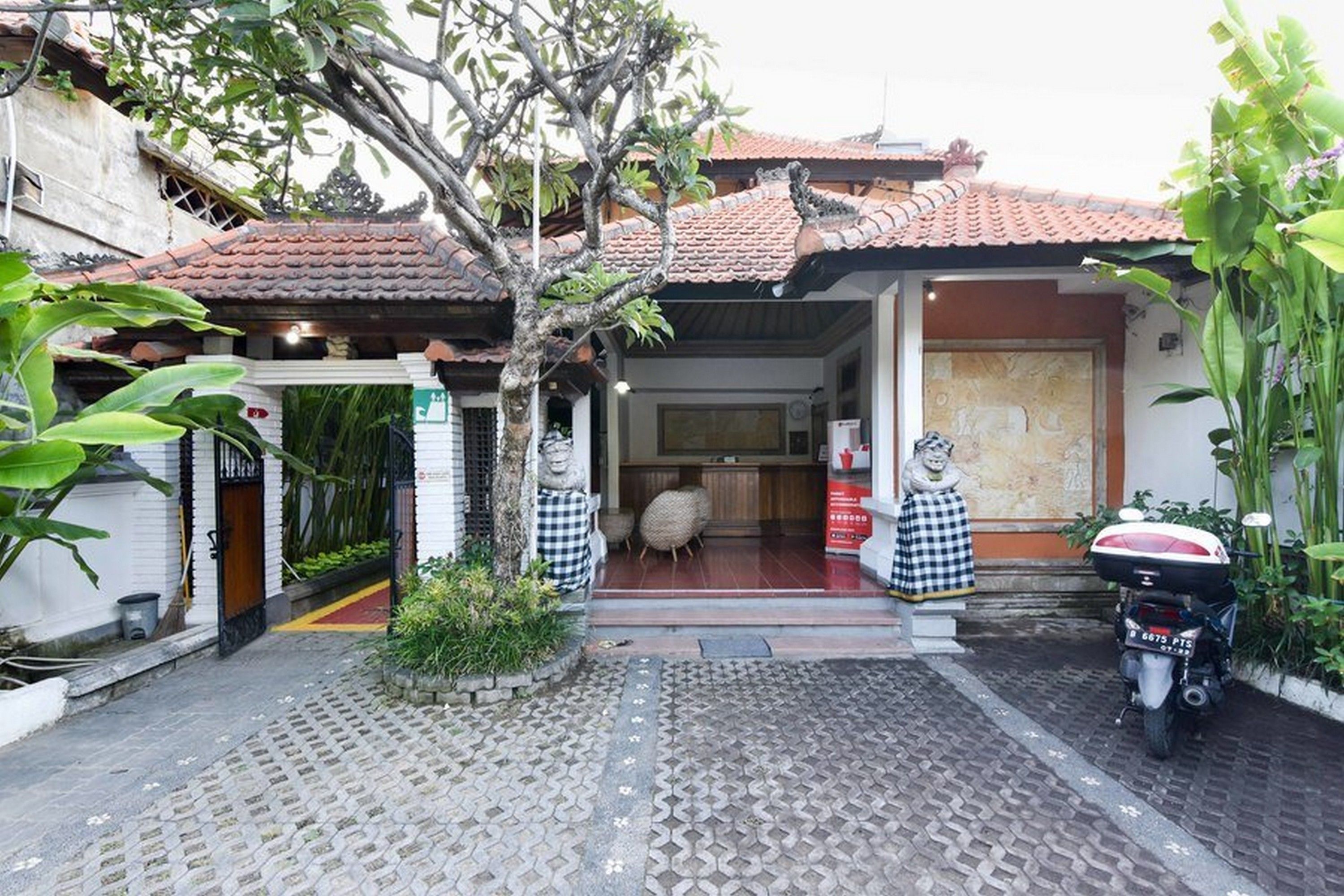 Rasa Sayang Beach Inn by RedDoorz