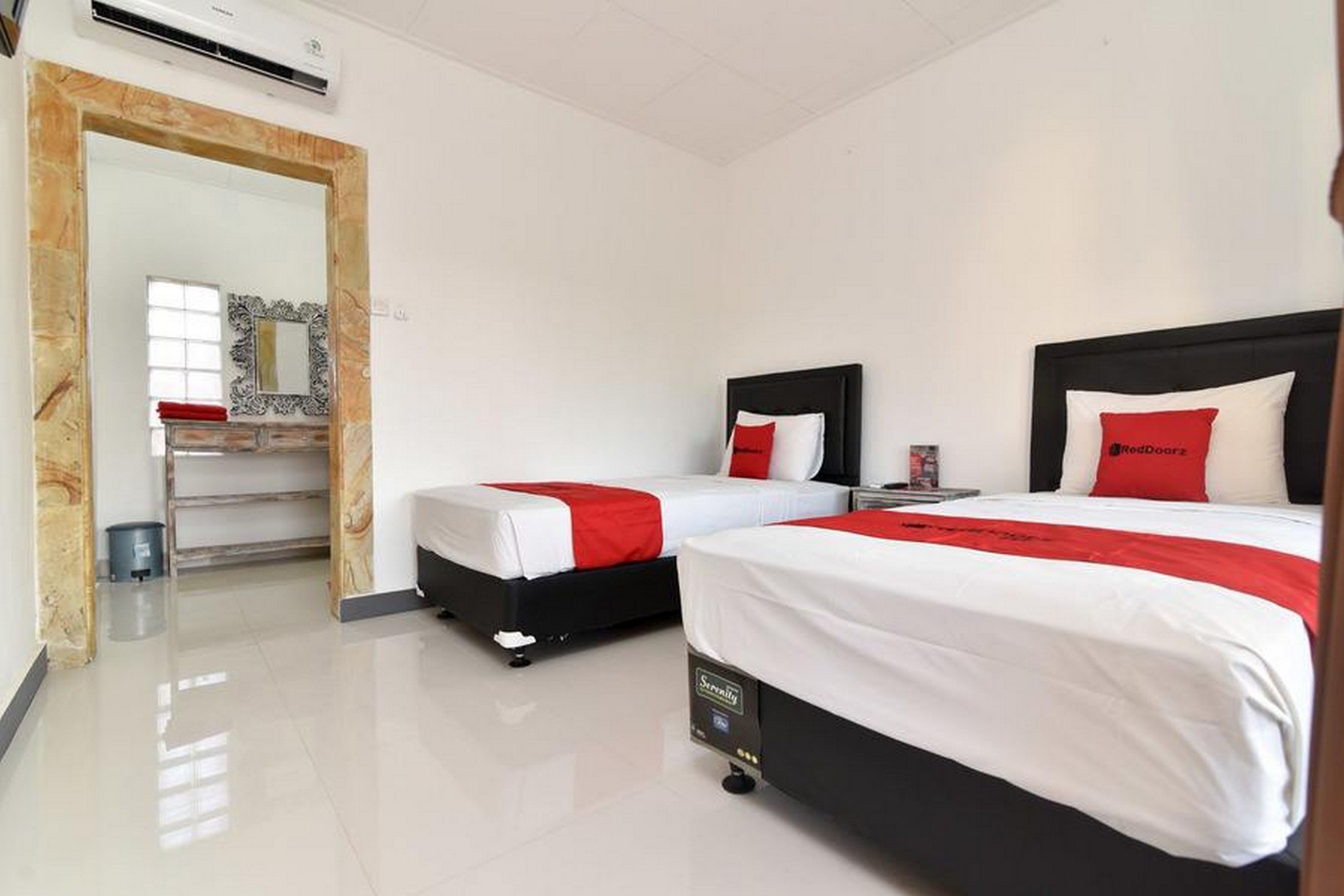 Rasa Sayang Beach Inn by RedDoorz