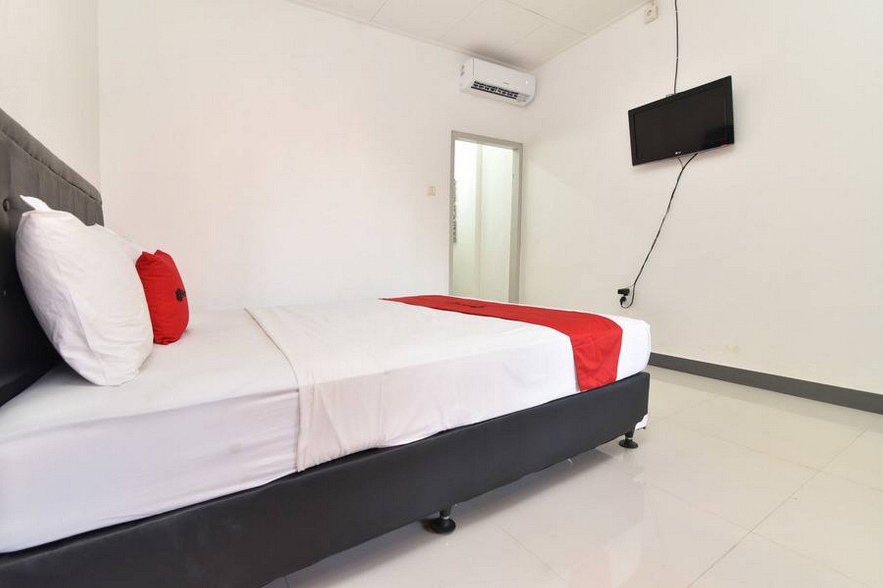 Rasa Sayang Beach Inn by RedDoorz