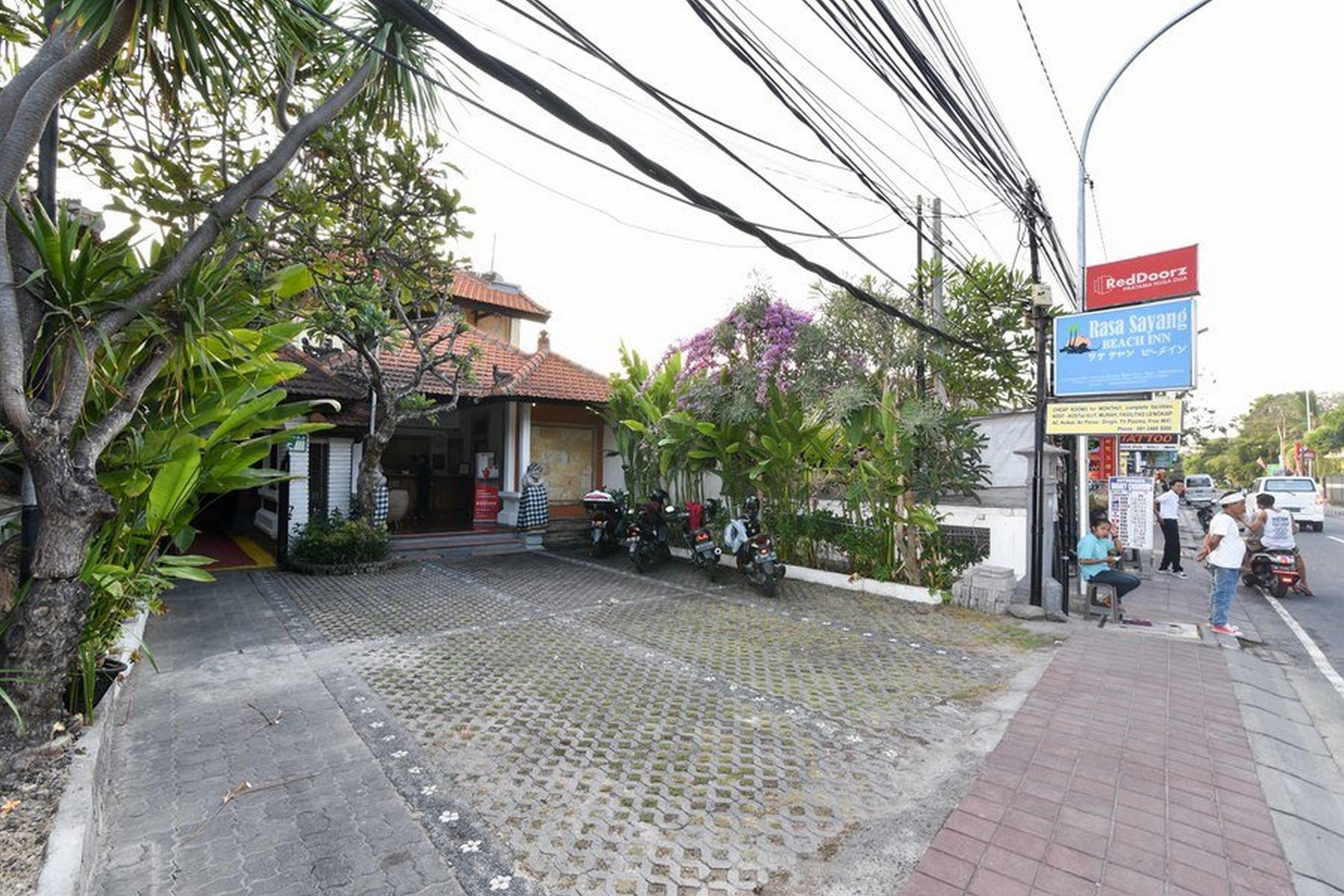 Rasa Sayang Beach Inn by RedDoorz