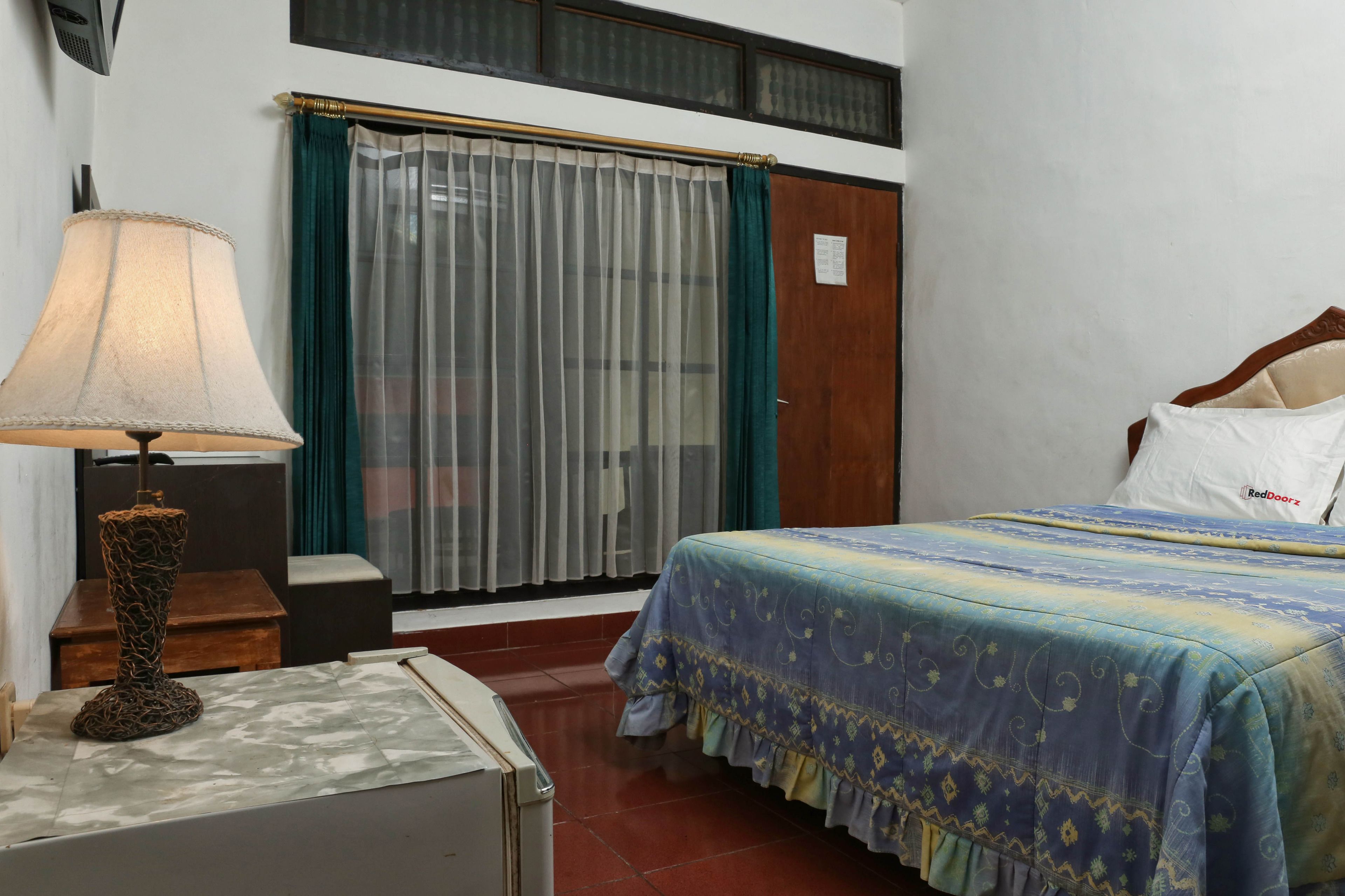 Rasa Sayang Beach Inn by RedDoorz