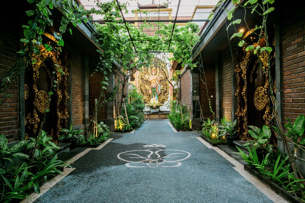 Royal Orchid Lodge
