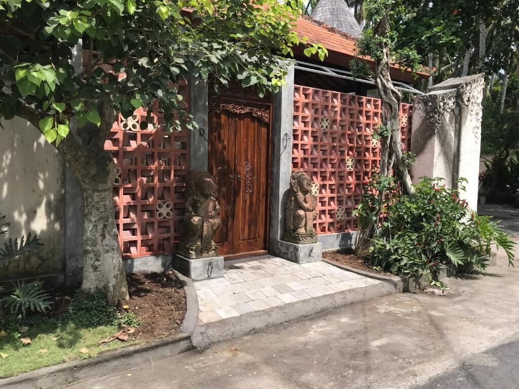 Akatara Hotel