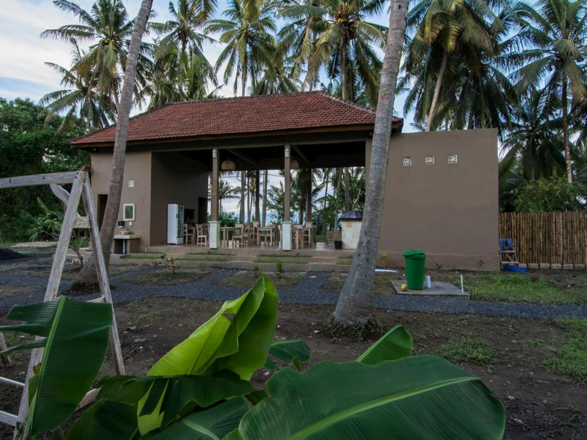 Apit Lawang Villas & Resto