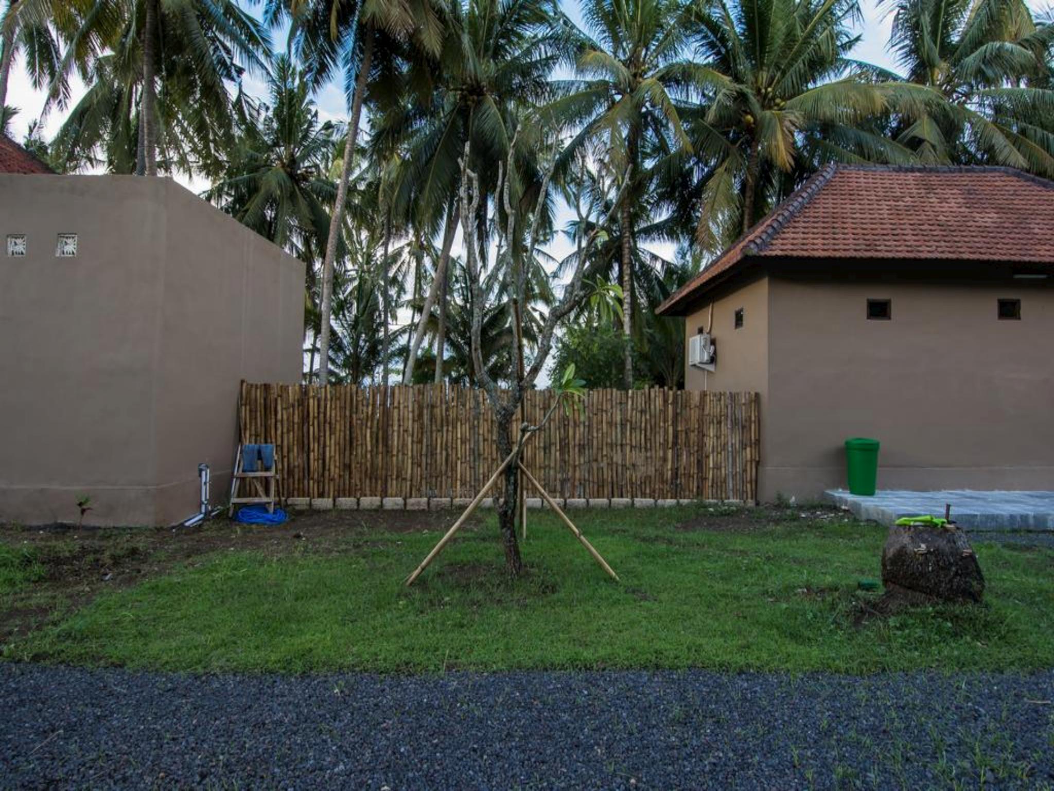 Apit Lawang Villas & Resto