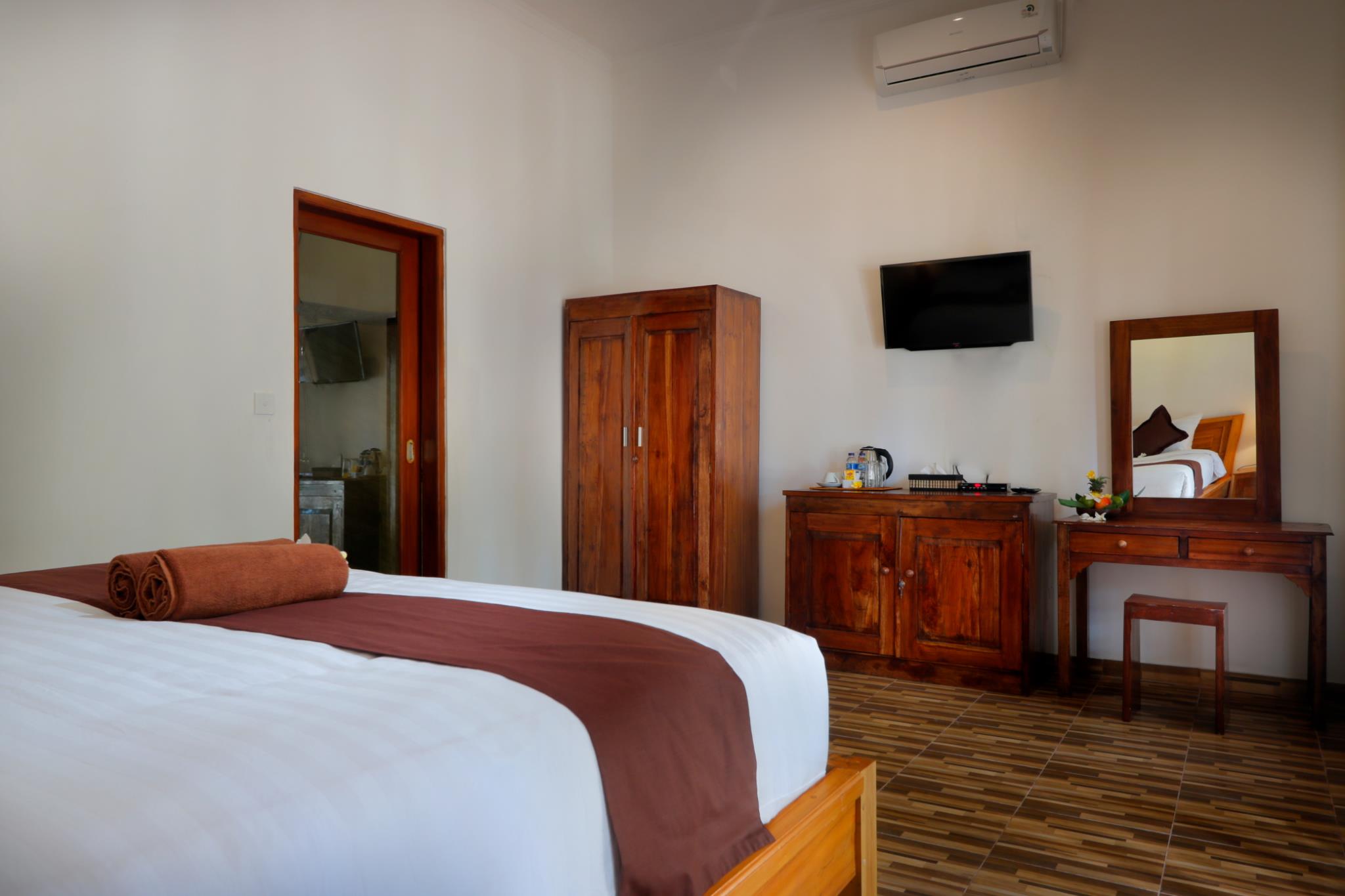 Crystal Bay Villa & Residence