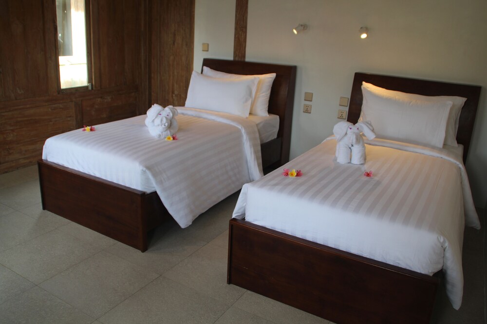 Blue Harbor Beachfront Villas & Resto