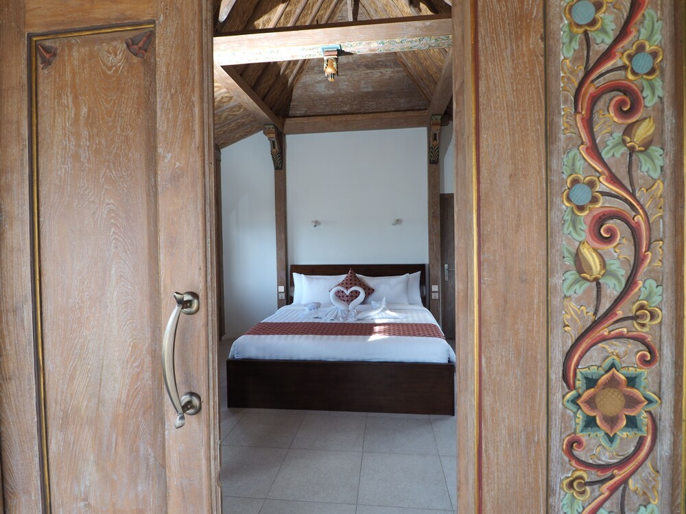 Blue Harbor Beachfront Villas & Resto
