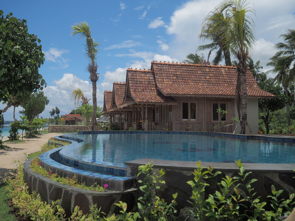 Blue Harbor Beachfront Villas & Resto