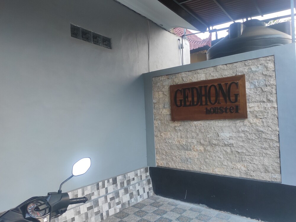 Gedhong Hostel