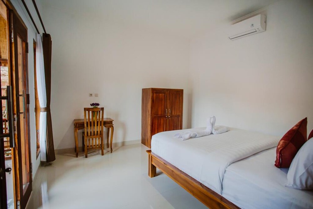 Indah Guest House
