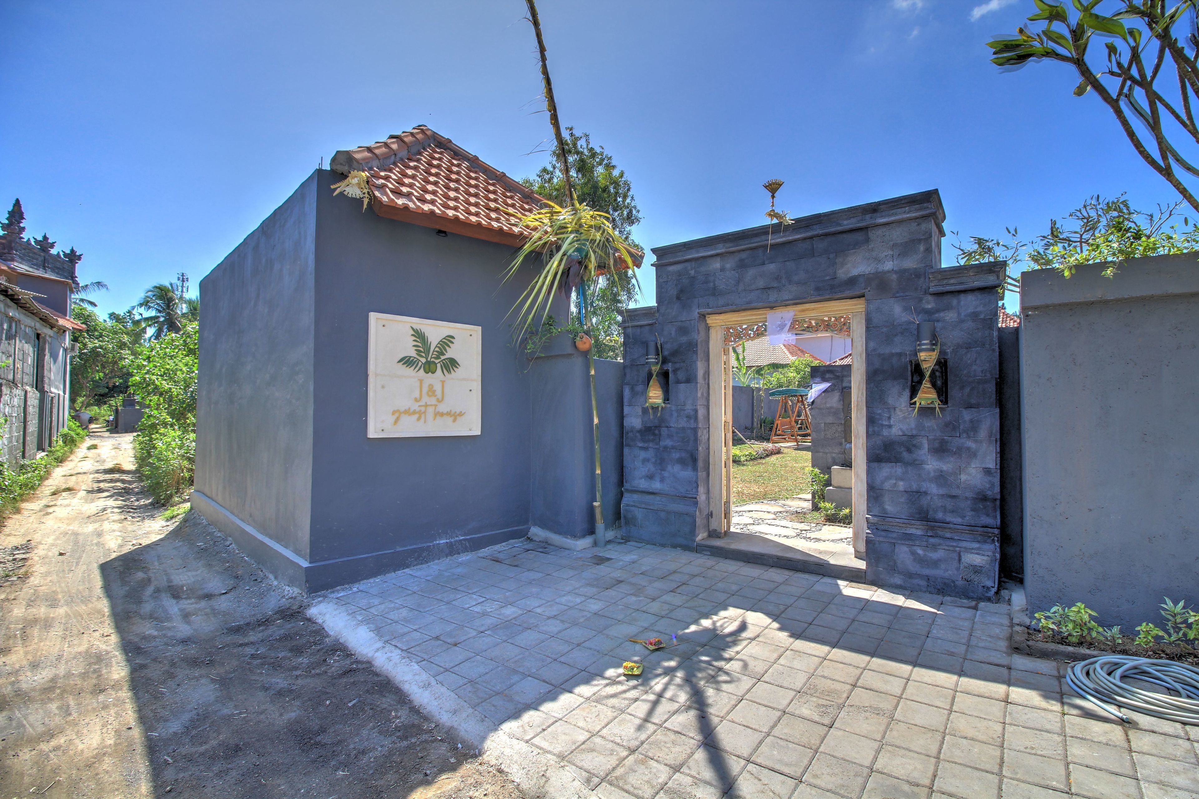 J and J Guest House
