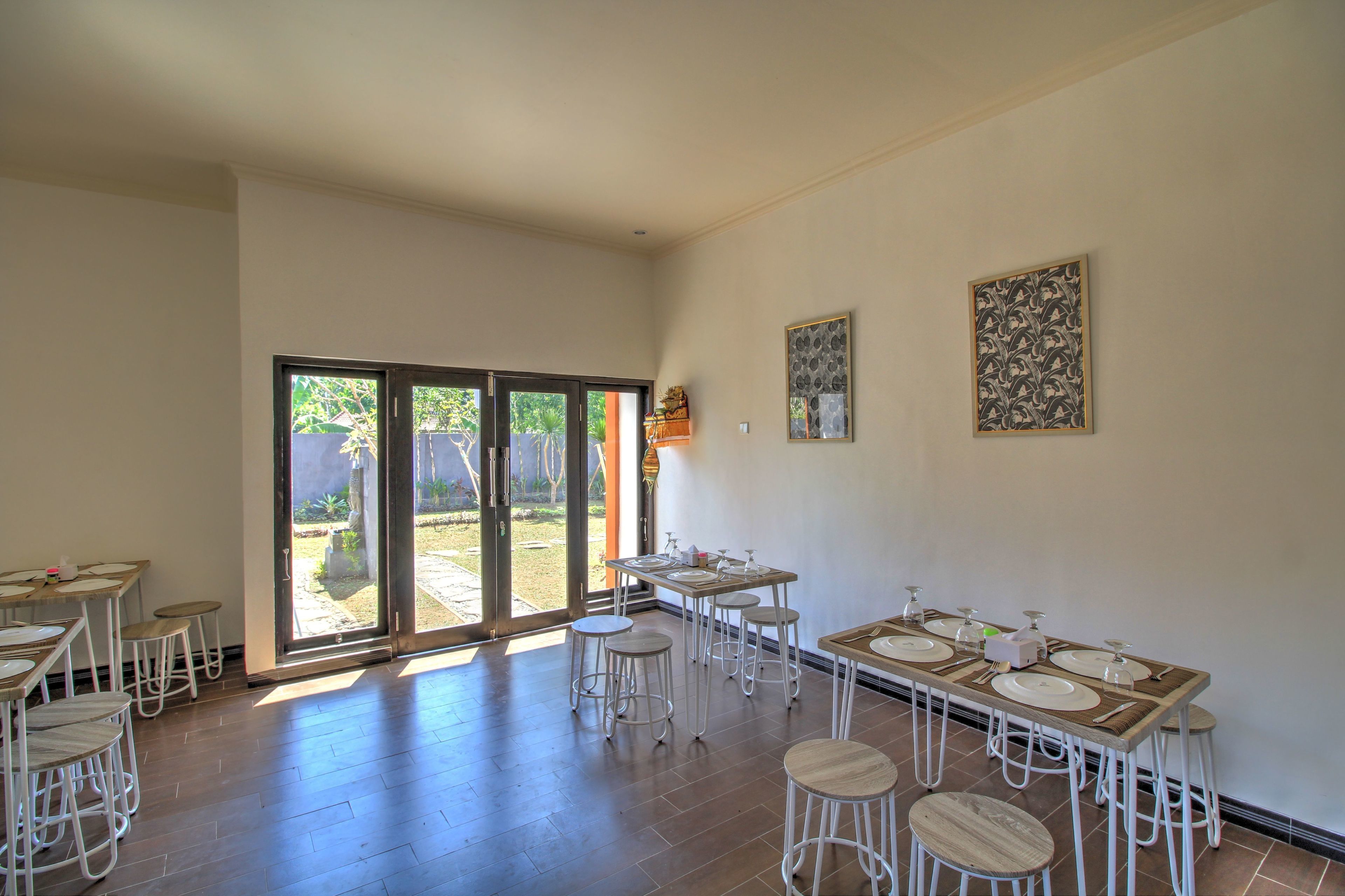 J and J Guest House