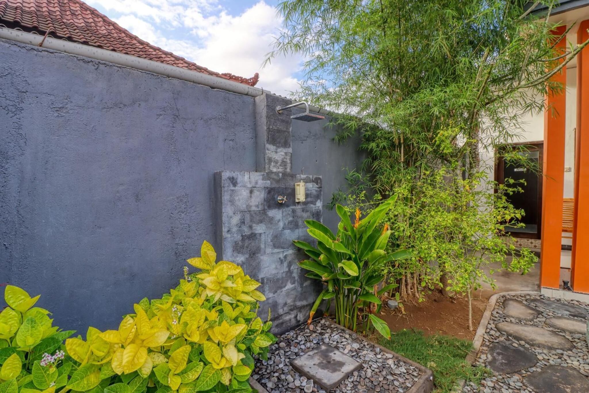 J and J Guest House