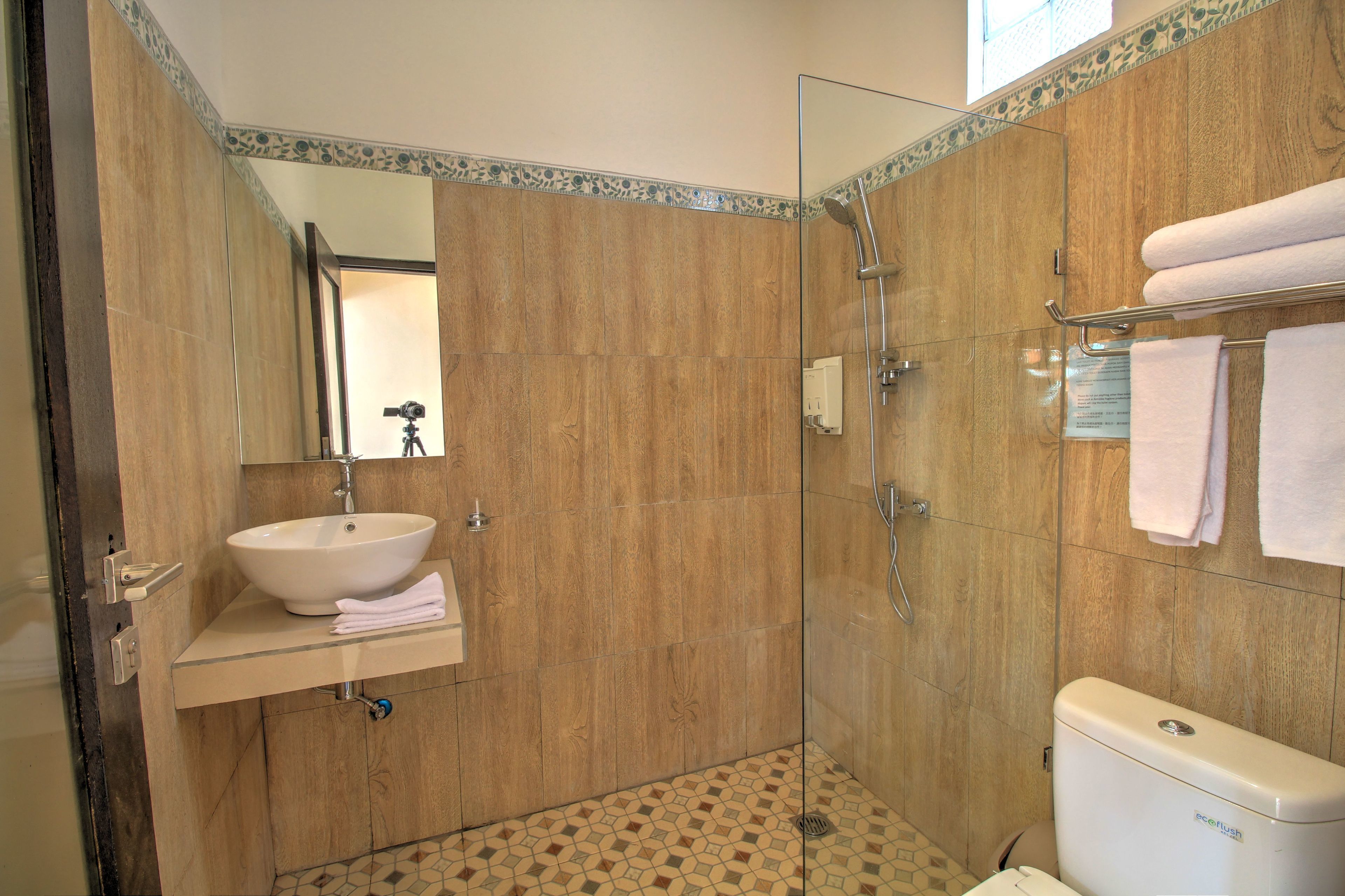 J and J Guest House