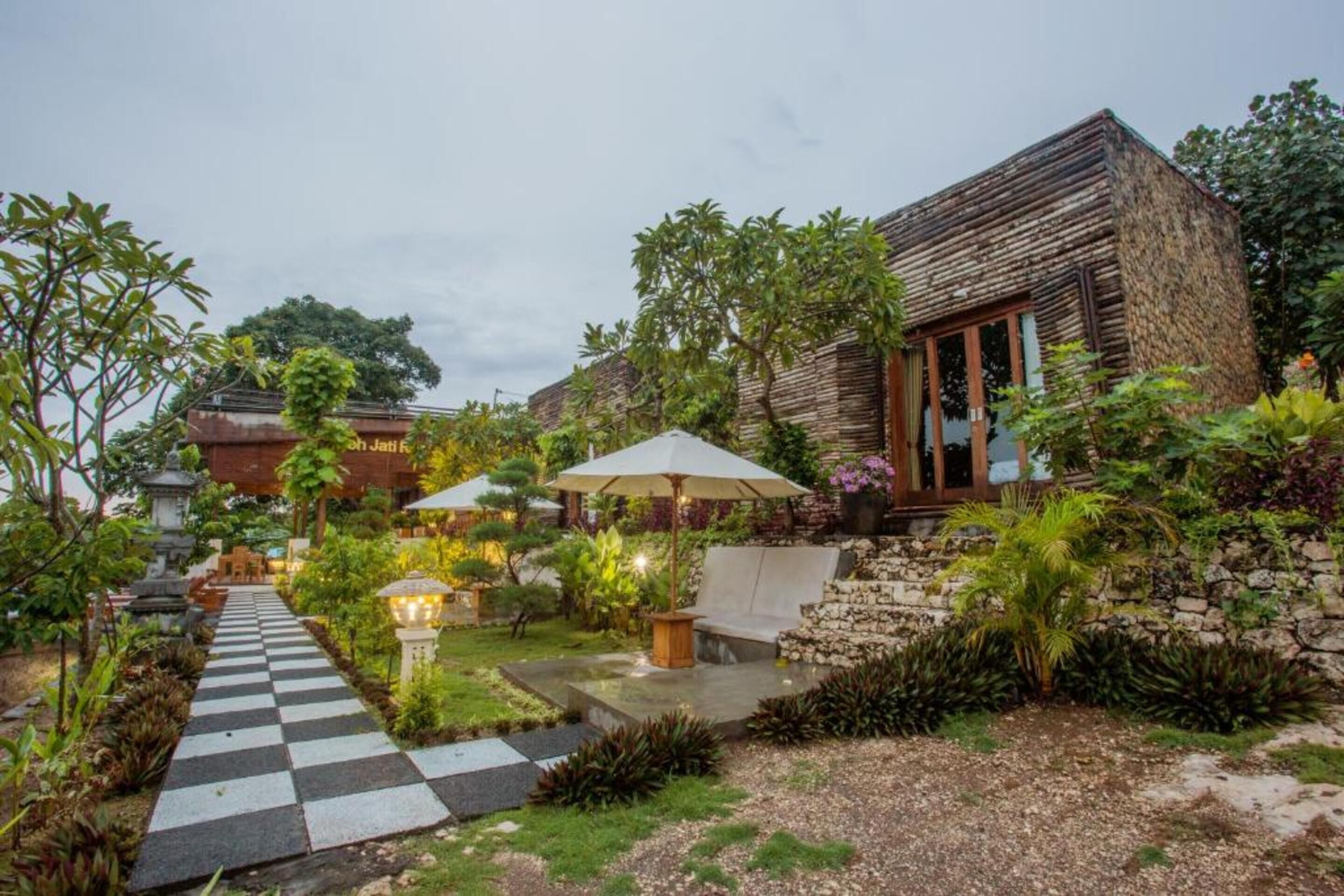 Kabeh Jati Garden Villa & Restaurant