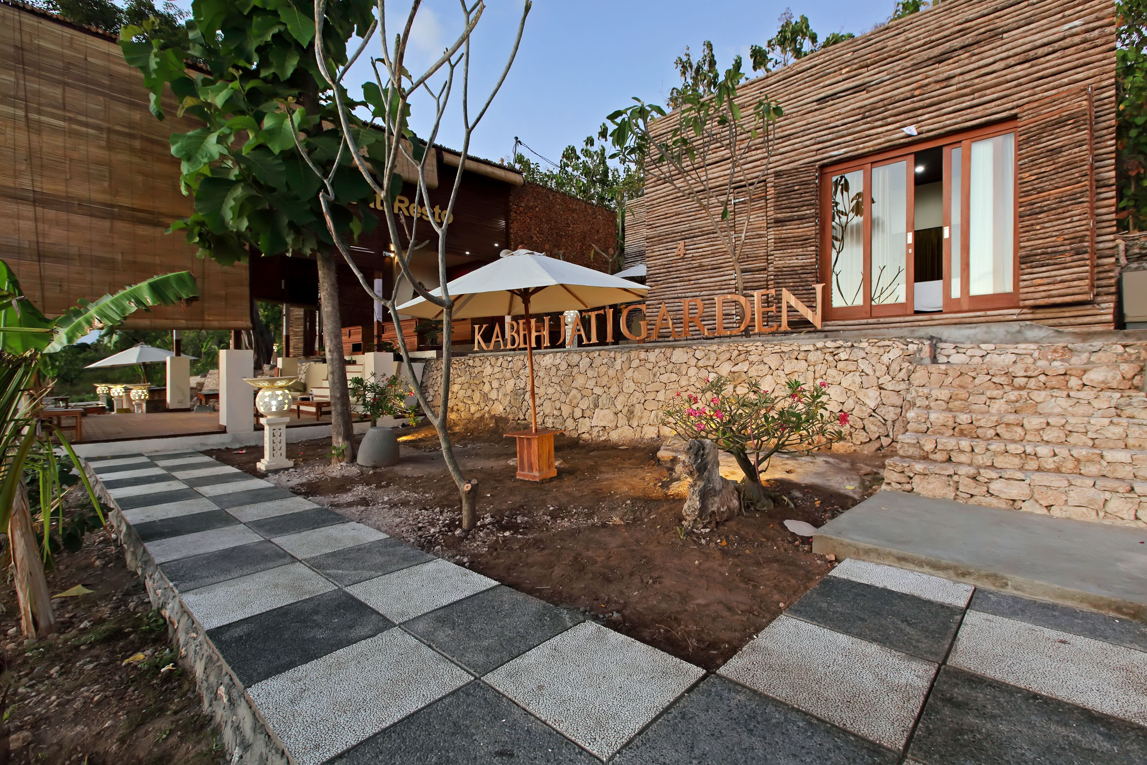 Kabeh Jati Garden Villa & Restaurant