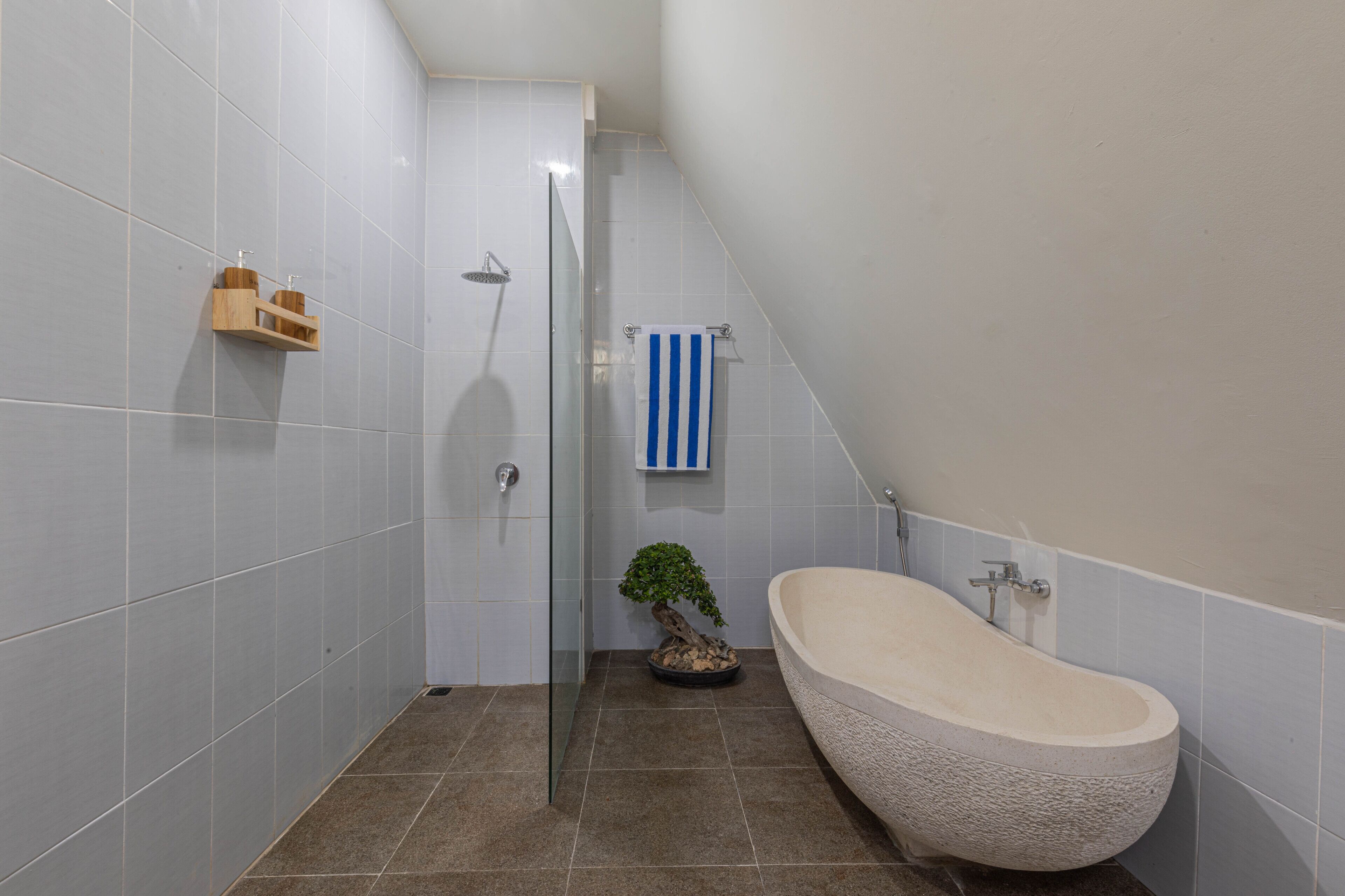 Kabeh Jati Garden Villa & Restaurant