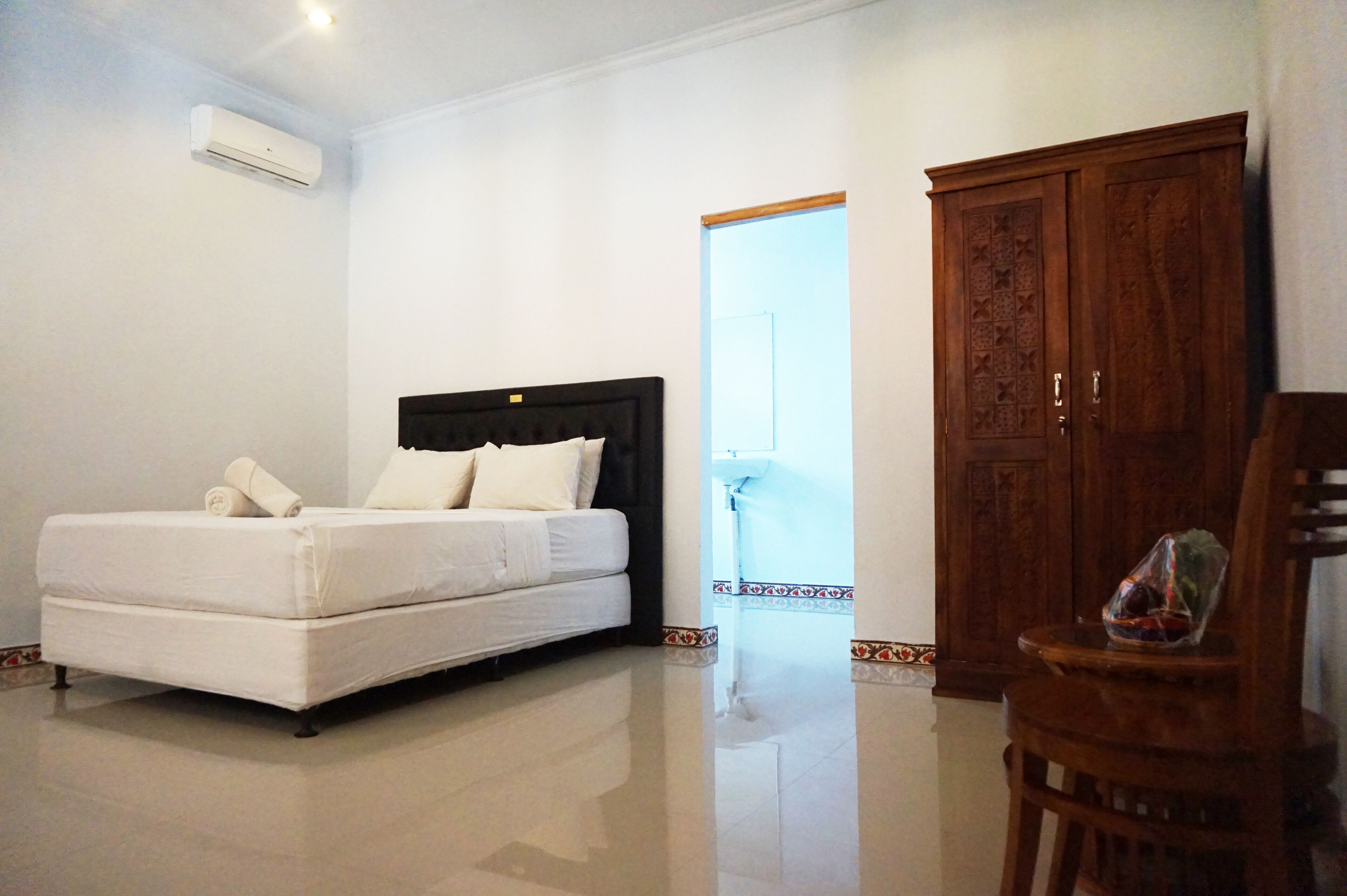 Lazia Corner Hills