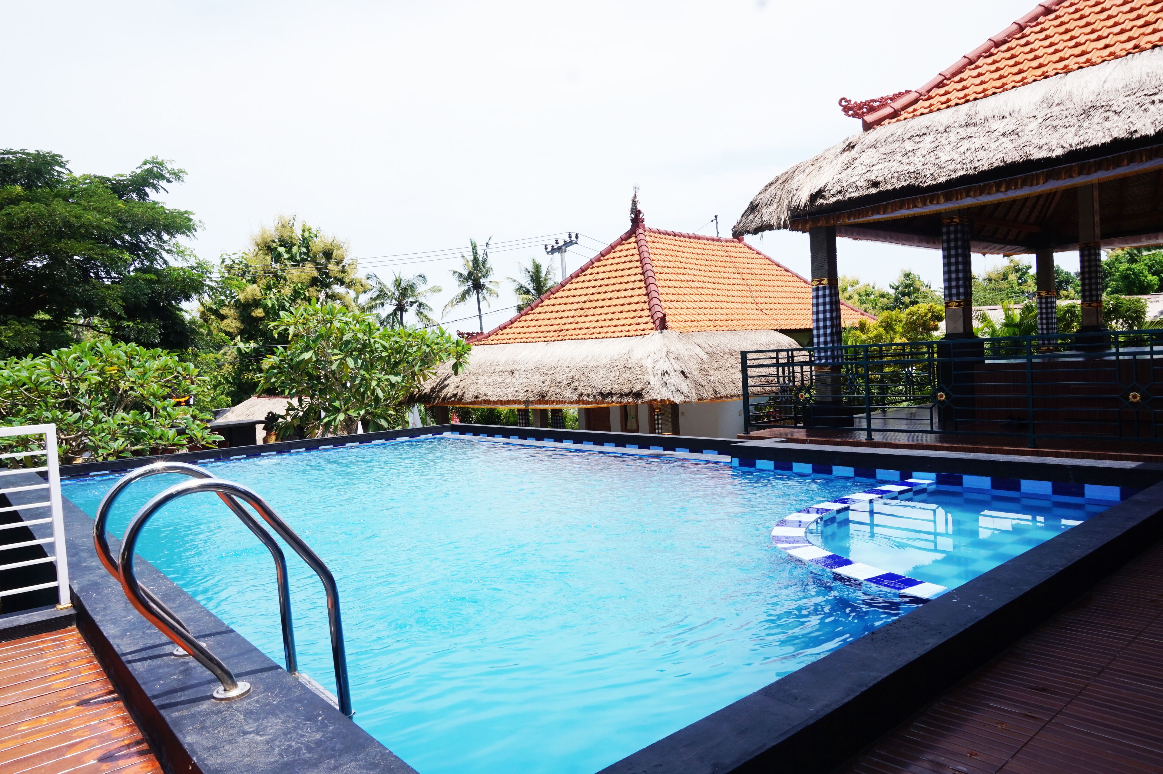 Lazia Corner Hills