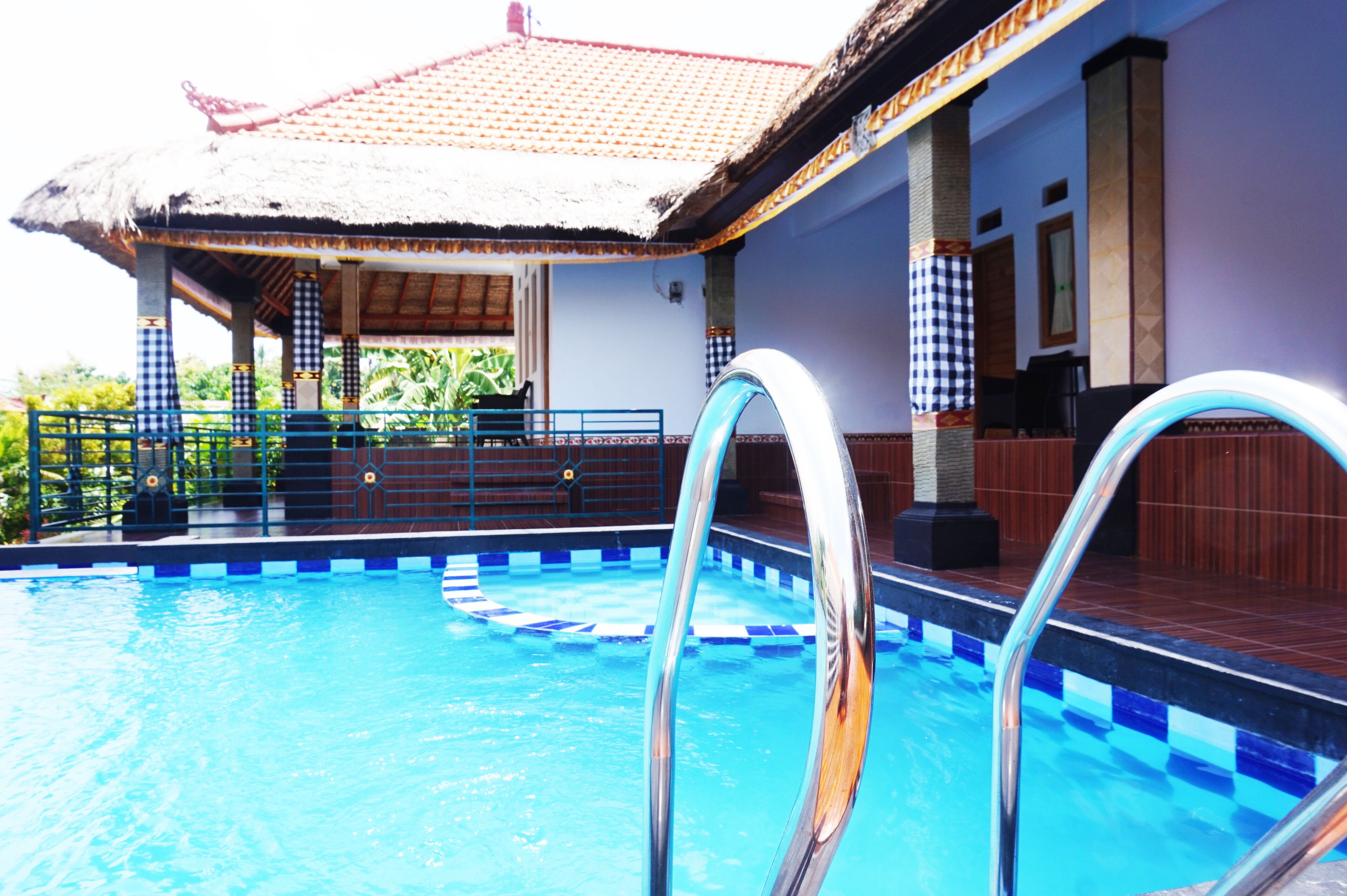 Lazia Corner Hills