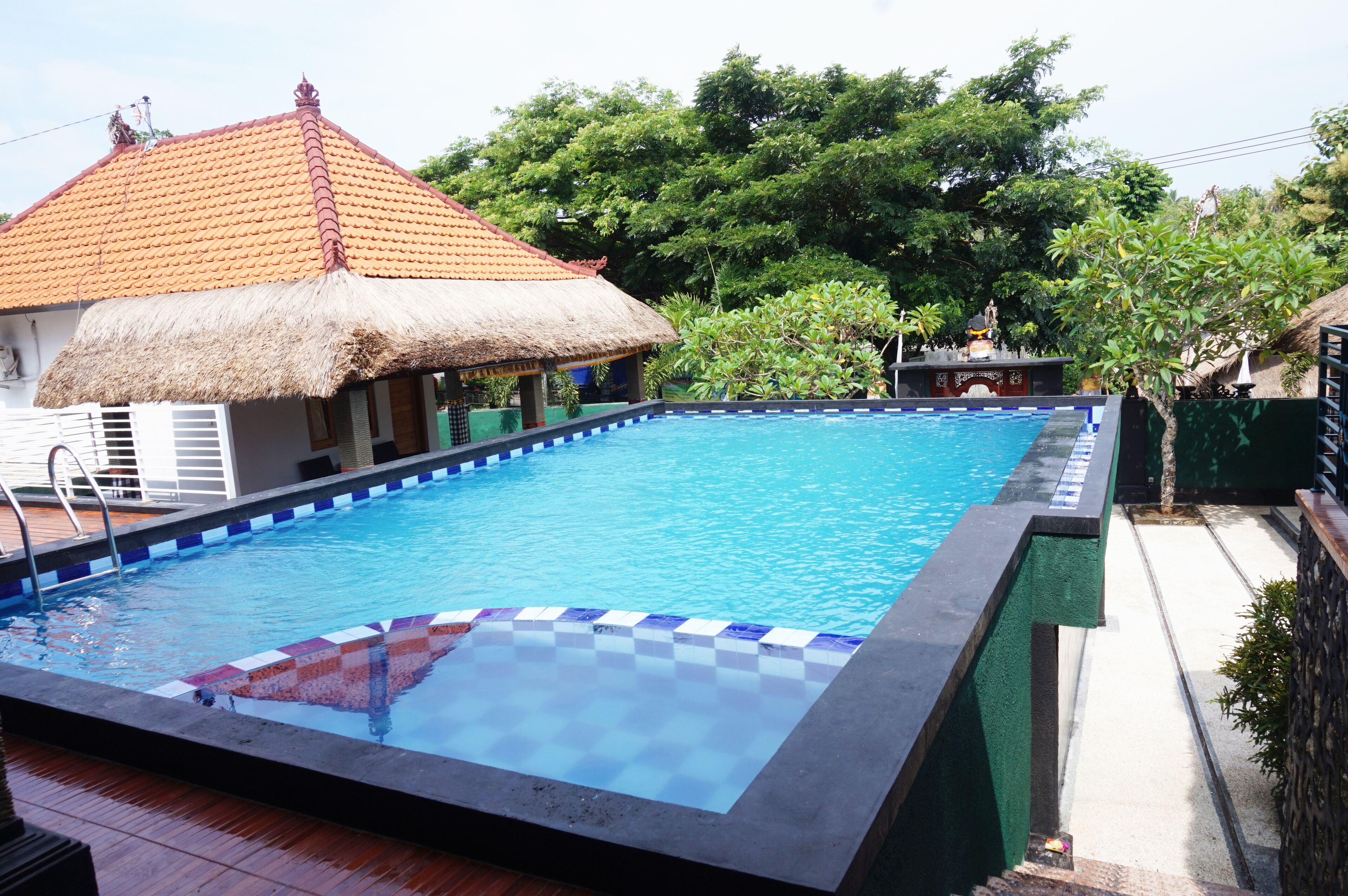Lazia Corner Hills