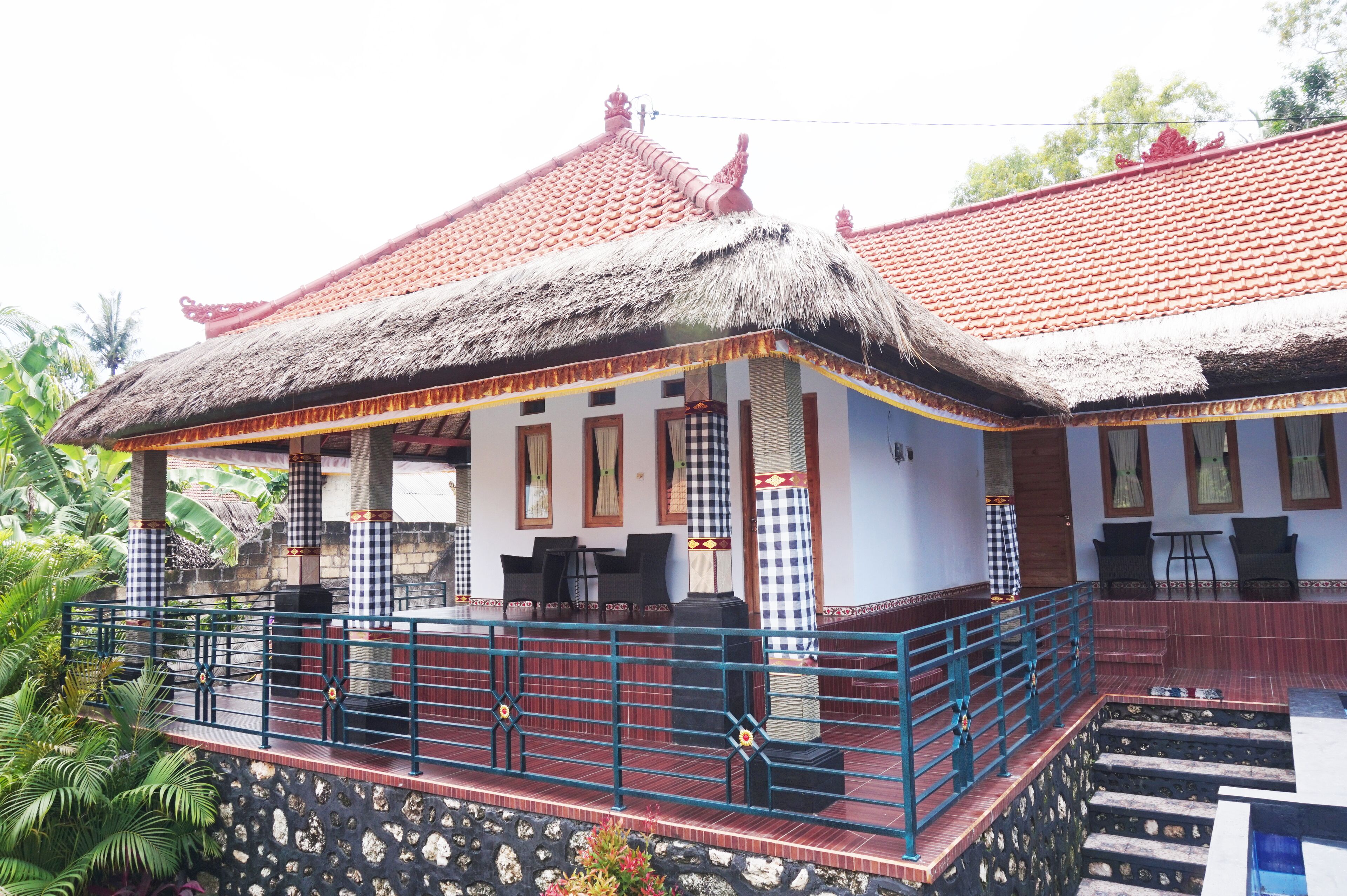 Lazia Corner Hills